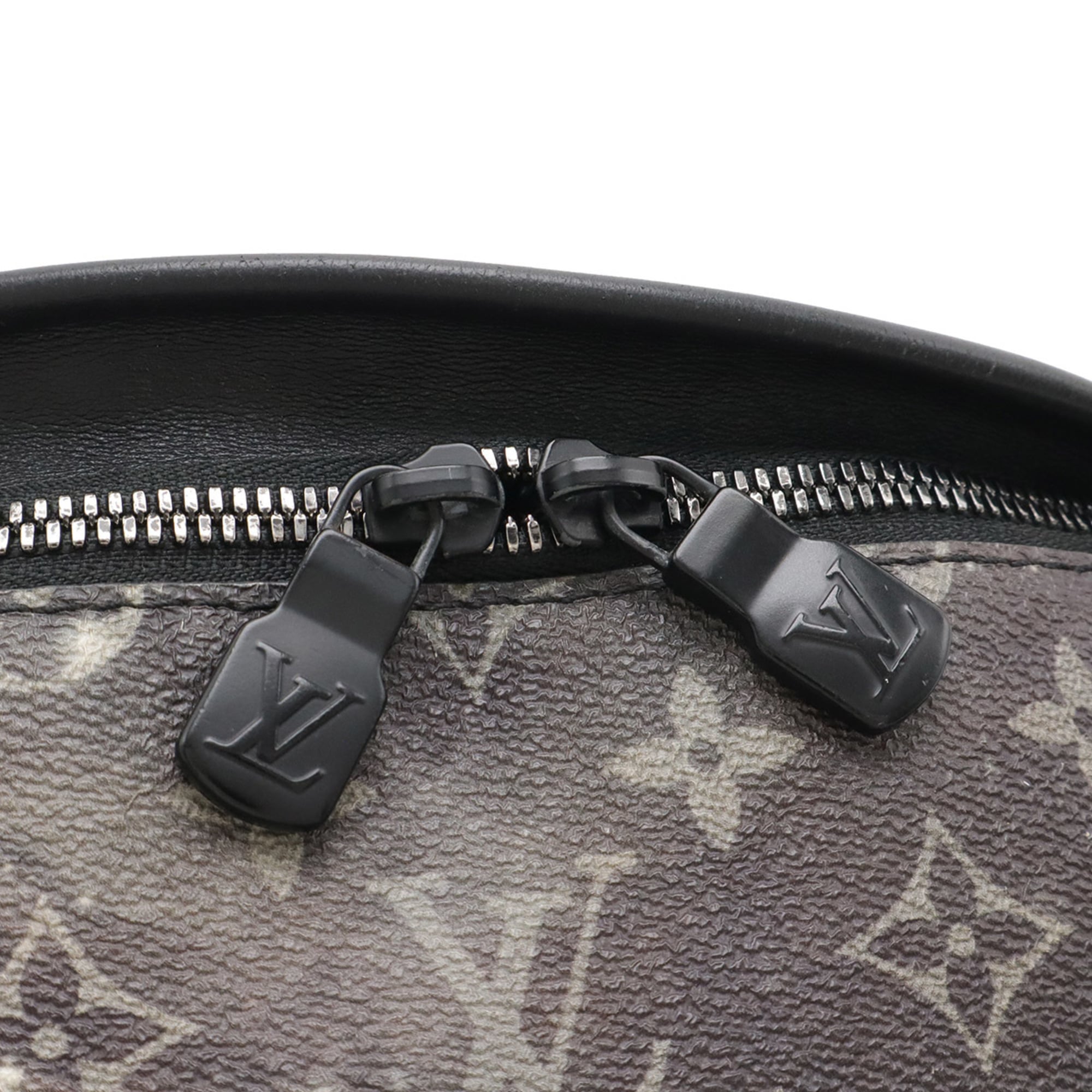 Louis Vuitton Black Gray Multi-Color Monogram Leather Pouch (Pre-Owned)