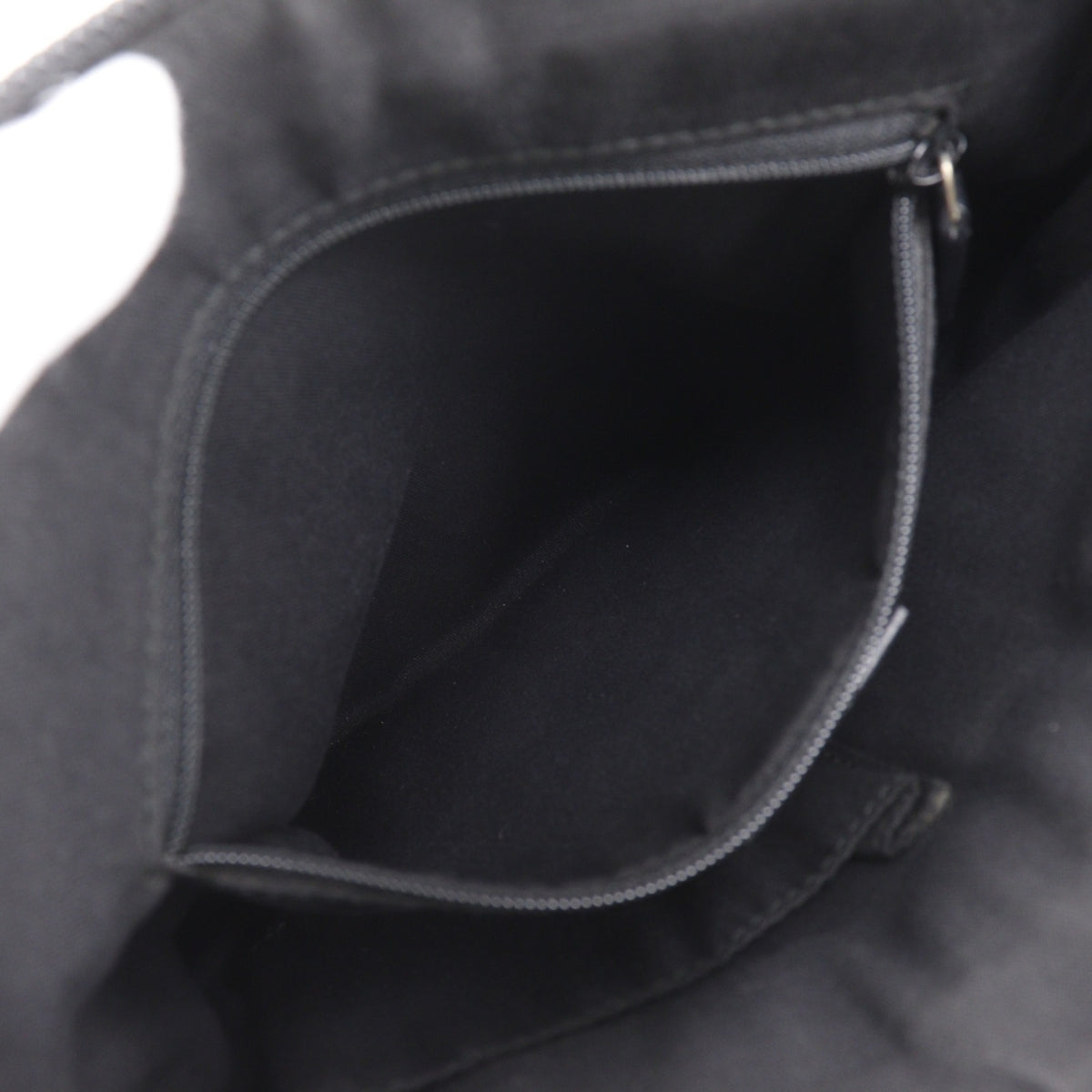 Gucci Black Gg Canvas Shoulder Bag (Pre-Owned)