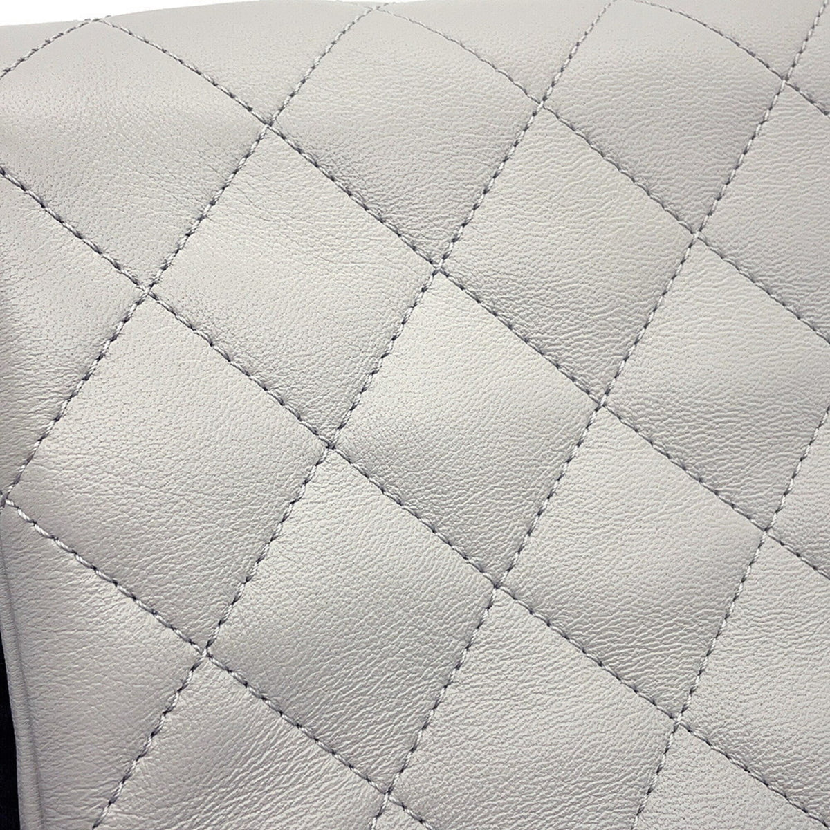 Chanel Matelasse Gray Leather Handbag Shoulder Bag (Pre-Owned)