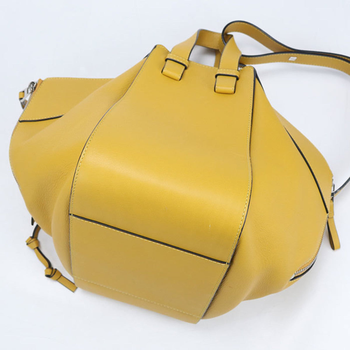 Loewe Yellow Leather Handbag (Pre-Owned)