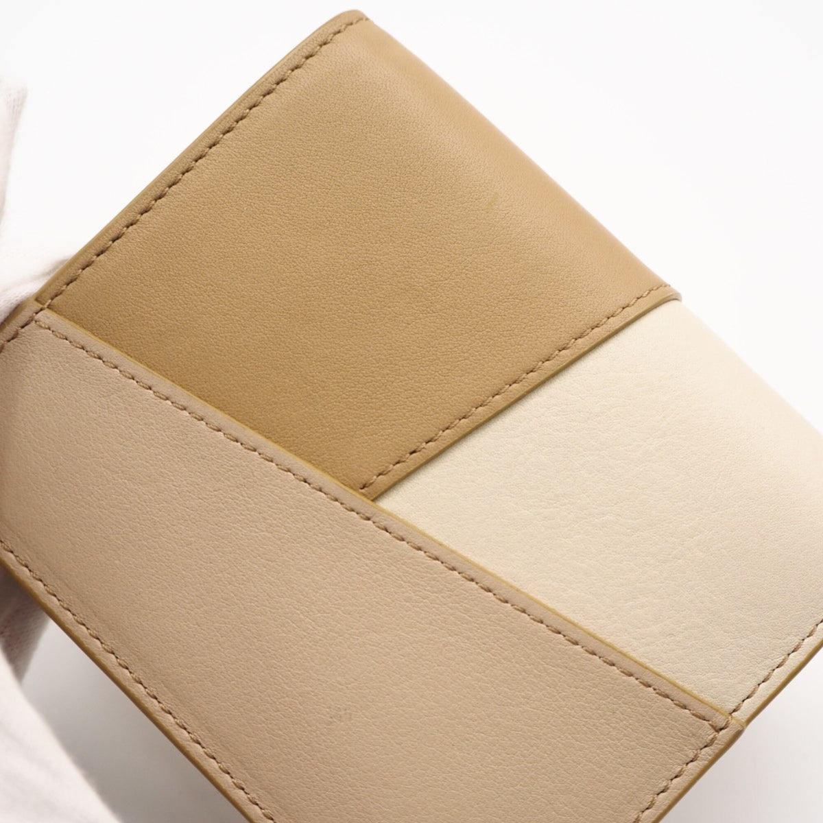 Loewe Beige Leather Wallet (Bi-Fold) (Pre-Owned)