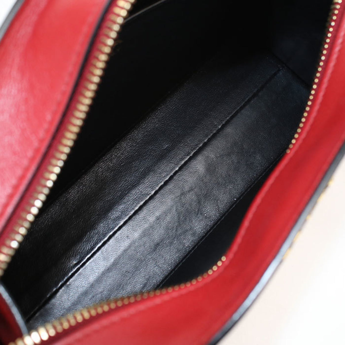 Prada Red Color Leather Shoulder Bag (Pre-Owned)