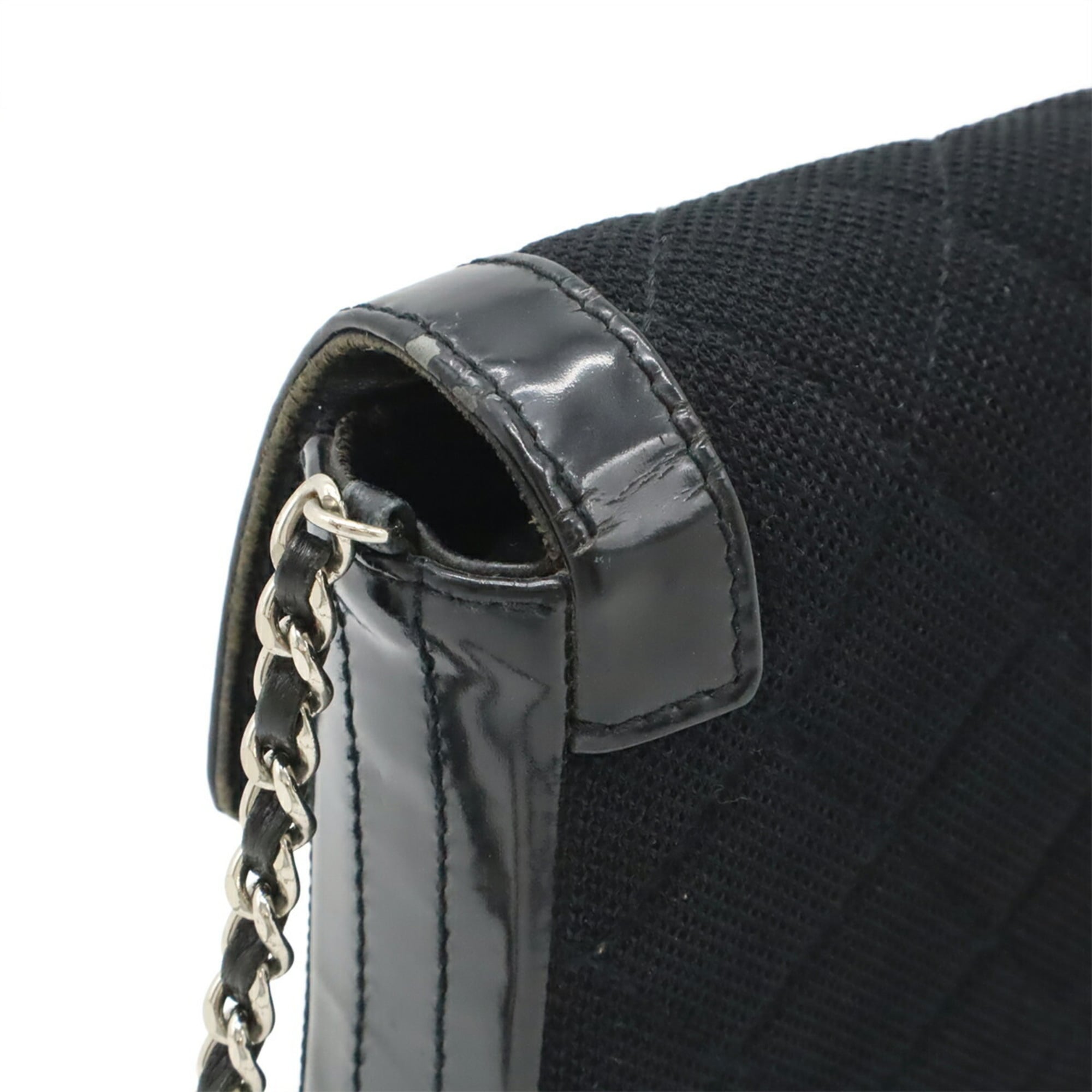 Chanel Black Canvas Patent Leather Shoulder Bag (Pre-Owned)