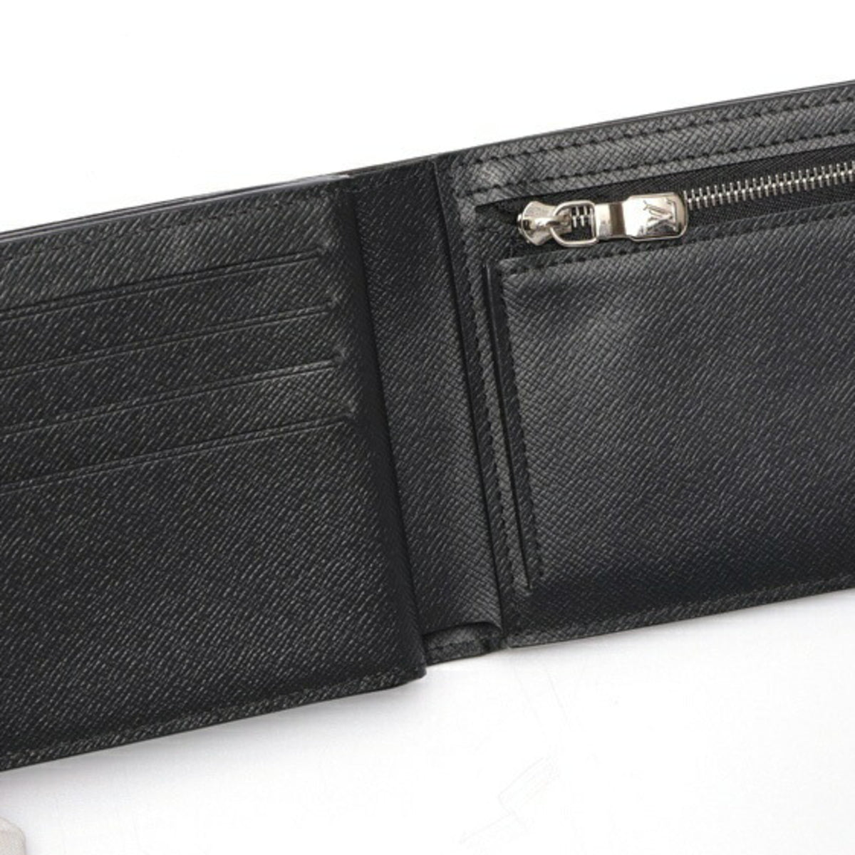 Louis Vuitton Black Taiga Leather Leather Coin Purse/Coin Case (Pre-Owned)