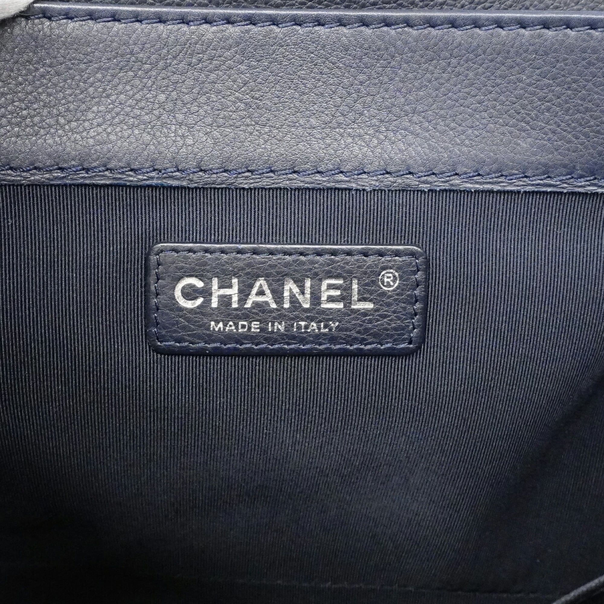 Chanel Navy Leather Shoulder Bag (Pre-Owned)