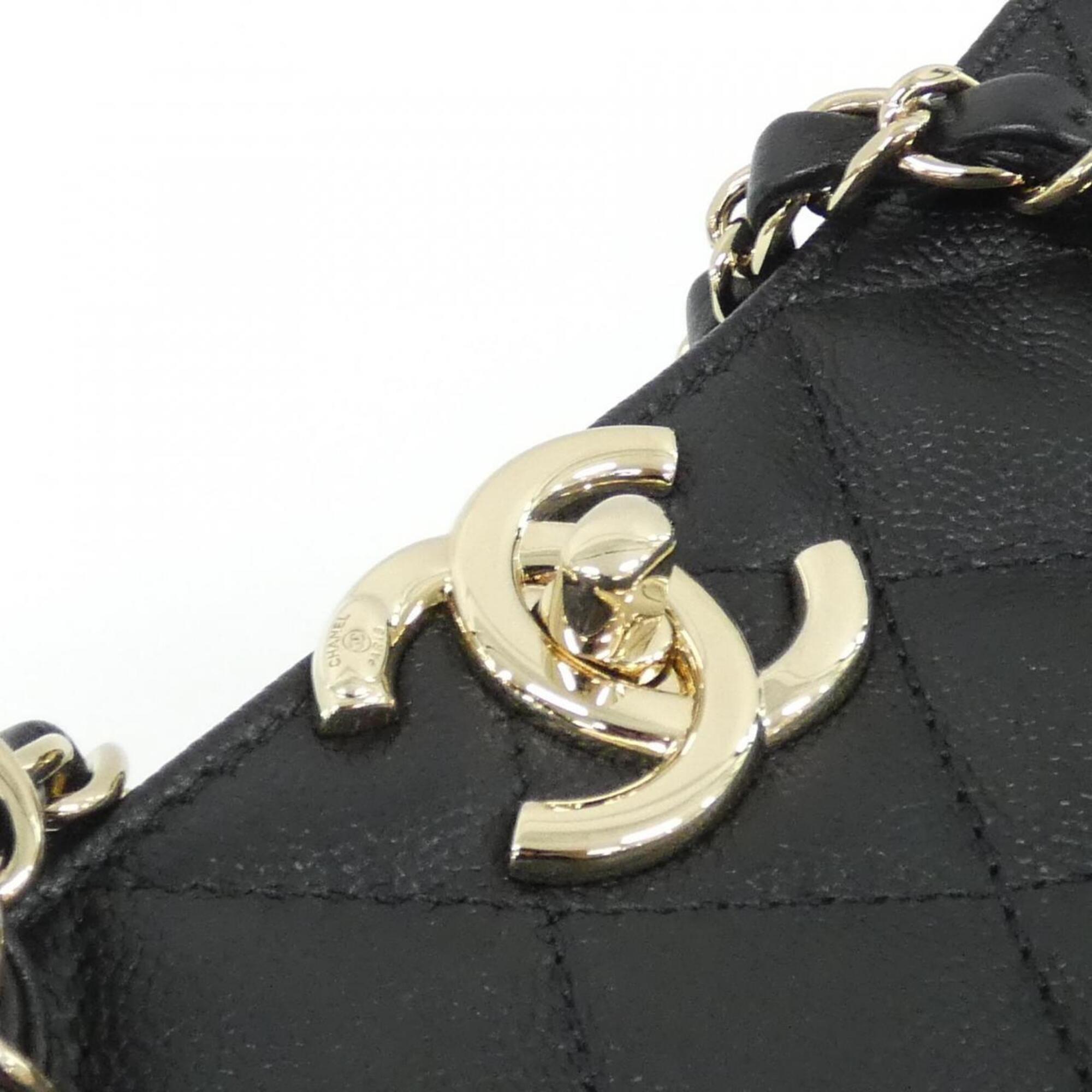 Chanel Black Grained Calfskin Handbag (Pre-Owned)