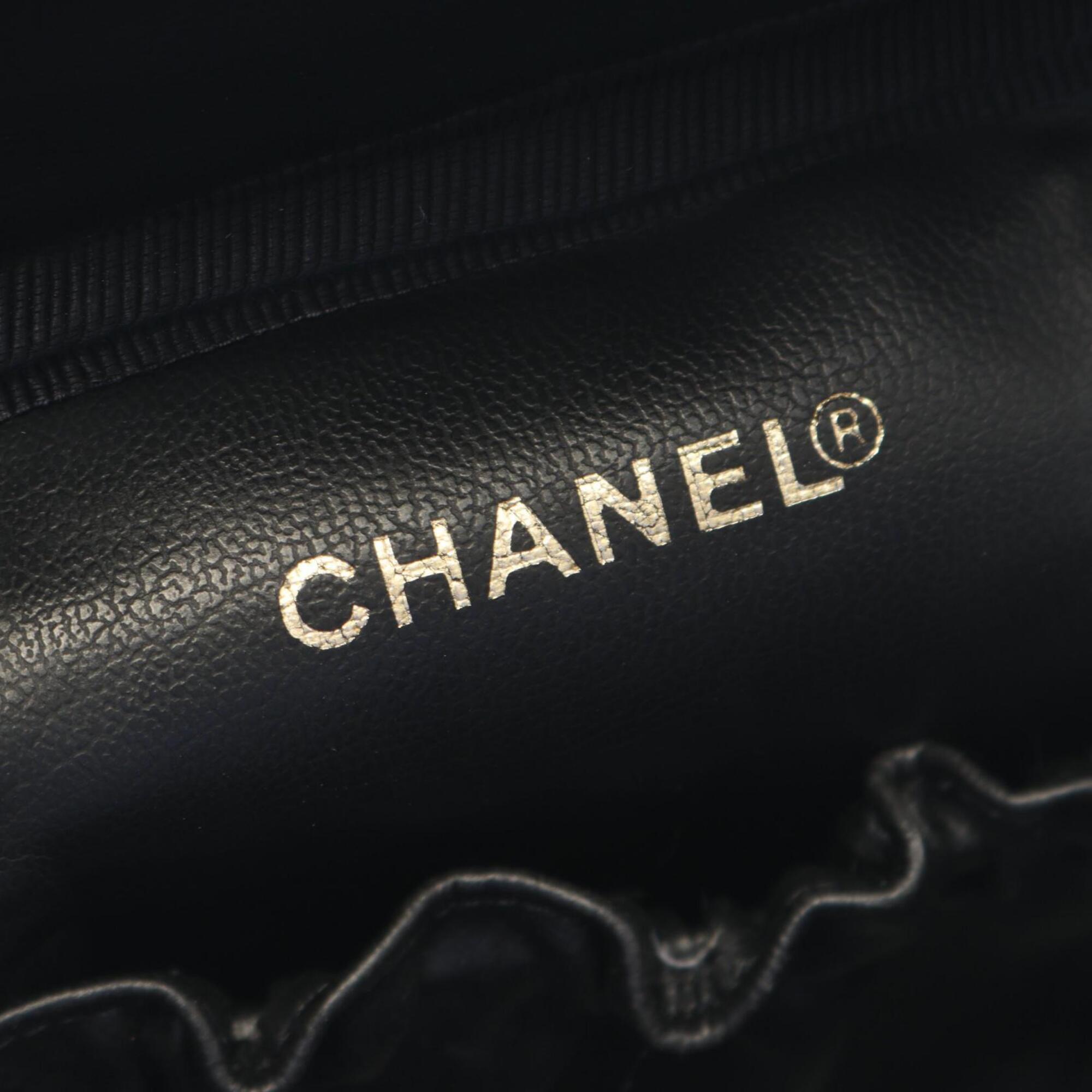 Chanel Black Grained Calfskin Handbag (Pre-Owned)