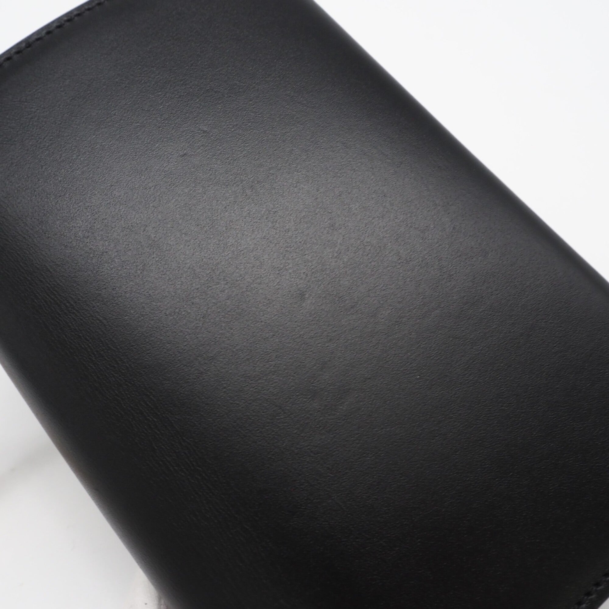 Yves Saint Laurent Black Leather Shoulder Bag (Pre-Owned)