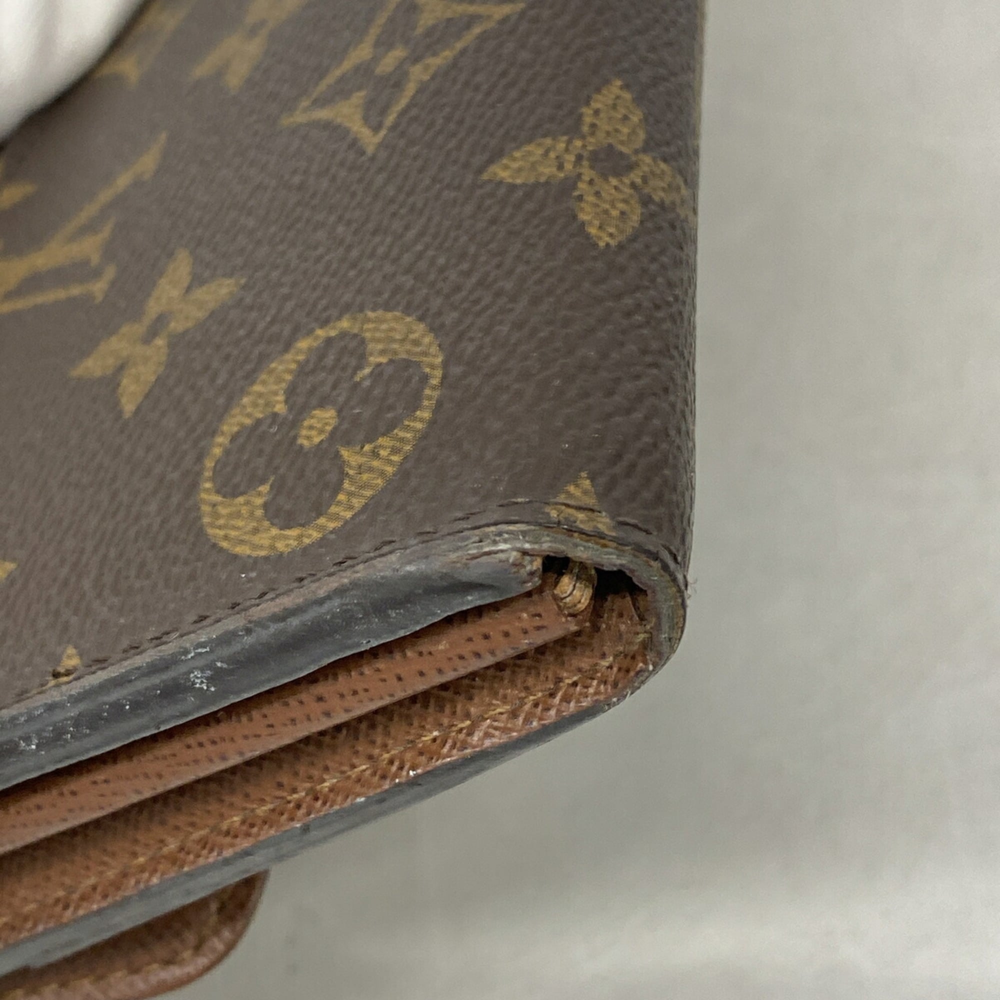 Louis Vuitton Brown Long Wallet (Bi-Fold) (Pre-Owned)