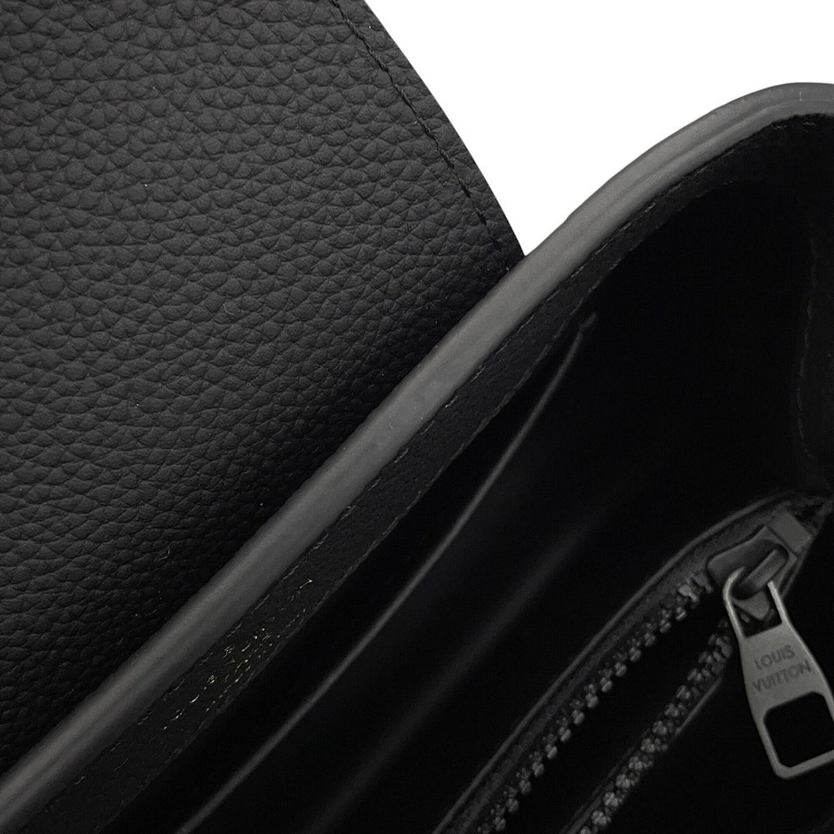 Louis Vuitton Black Leather Handbag Shoulder Bag (Pre-Owned)