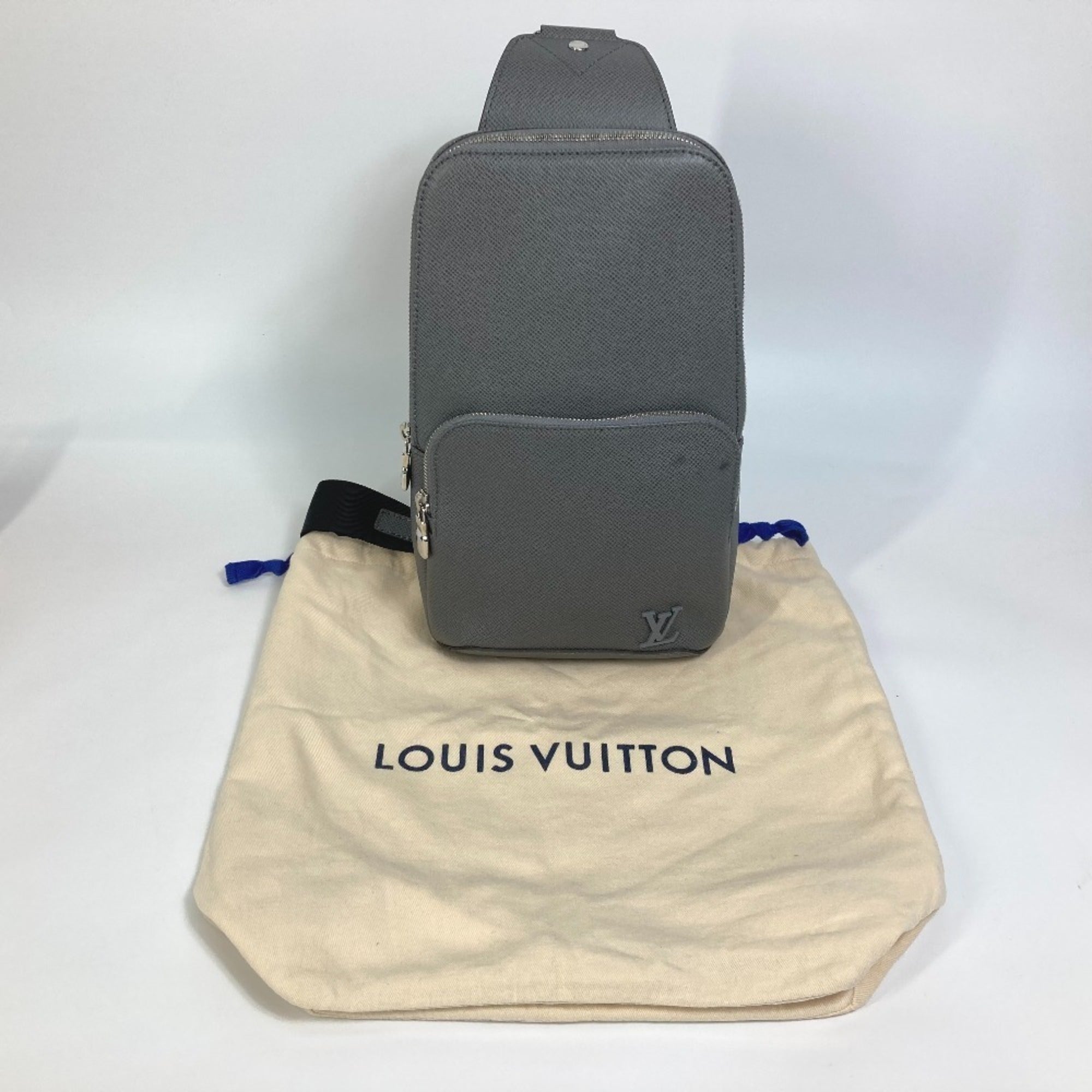 Louis Vuitton Taiga Gray Gris Taiga Leather Shoulder Bag (Pre-Owned)