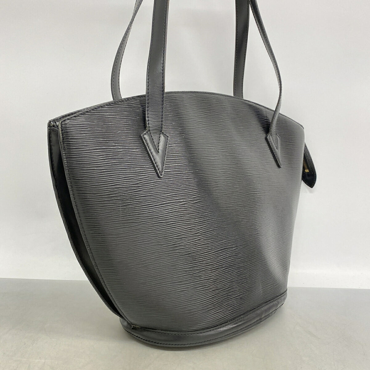 Louis Vuitton Noir Shoulder Bag (Pre-Owned)