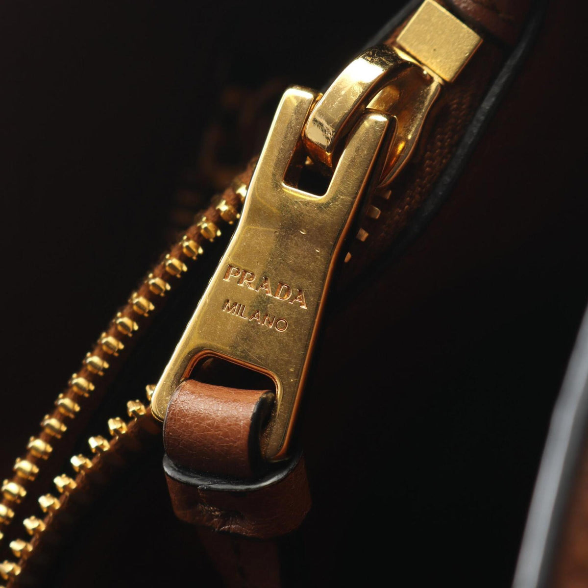 Prada Brown Leather Handbag (Pre-Owned)