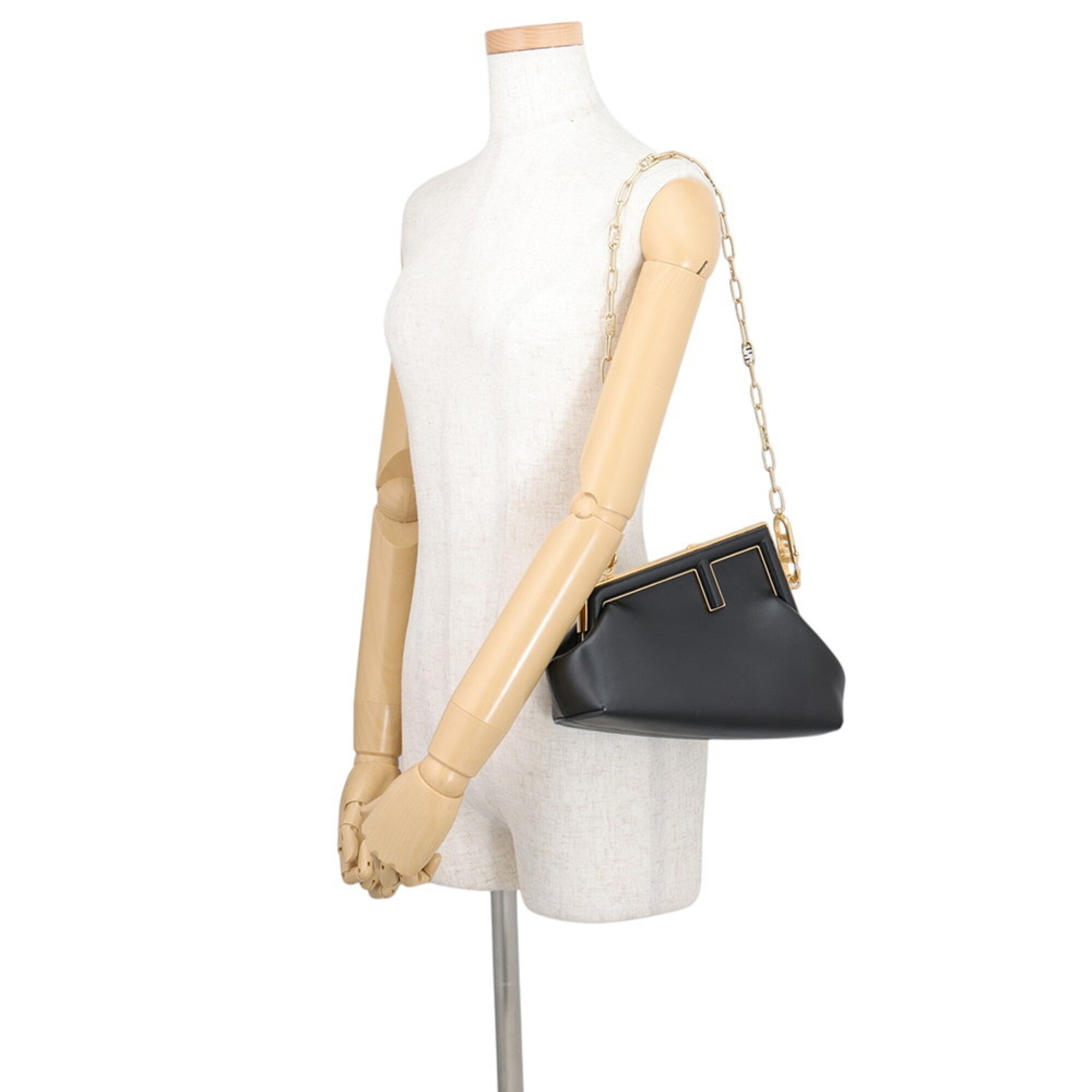 Fendi Black Leather Clutch Bag Shoulder Bag (Pre-Owned)