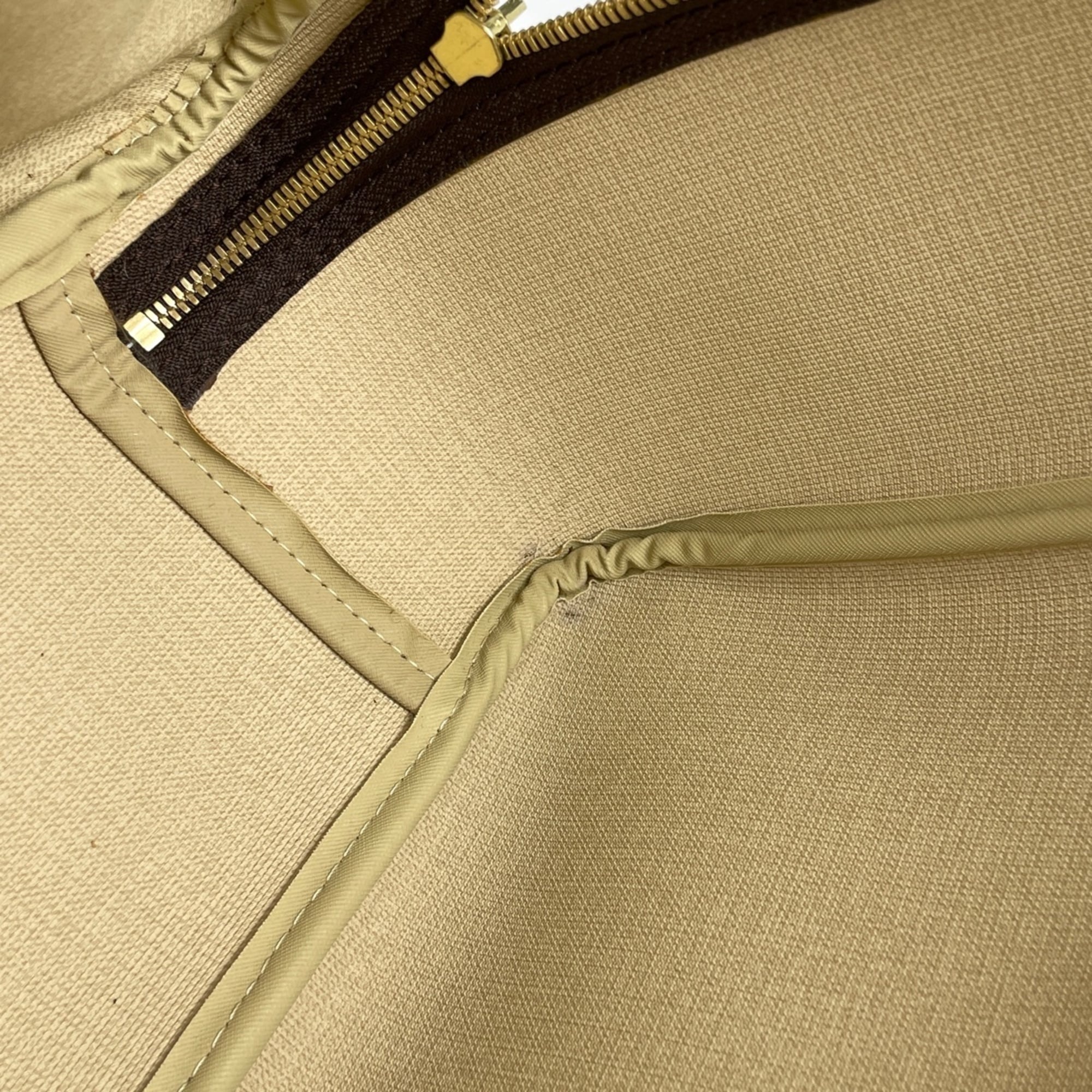 Louis Vuitton Brown Monogram Handbag (Pre-Owned)
