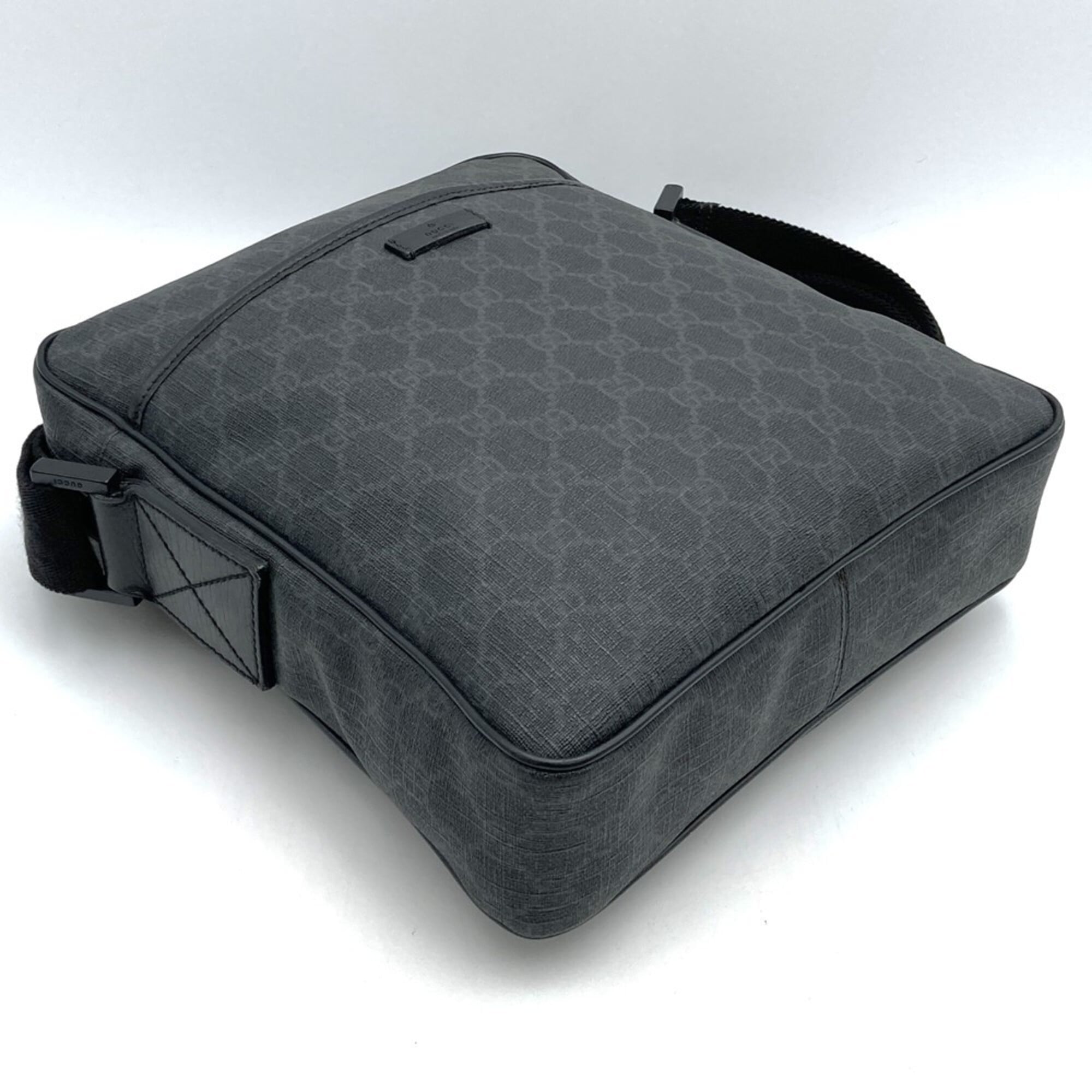 Gucci Black Gg Supreme Canvas Shoulder Bag (Pre-Owned)