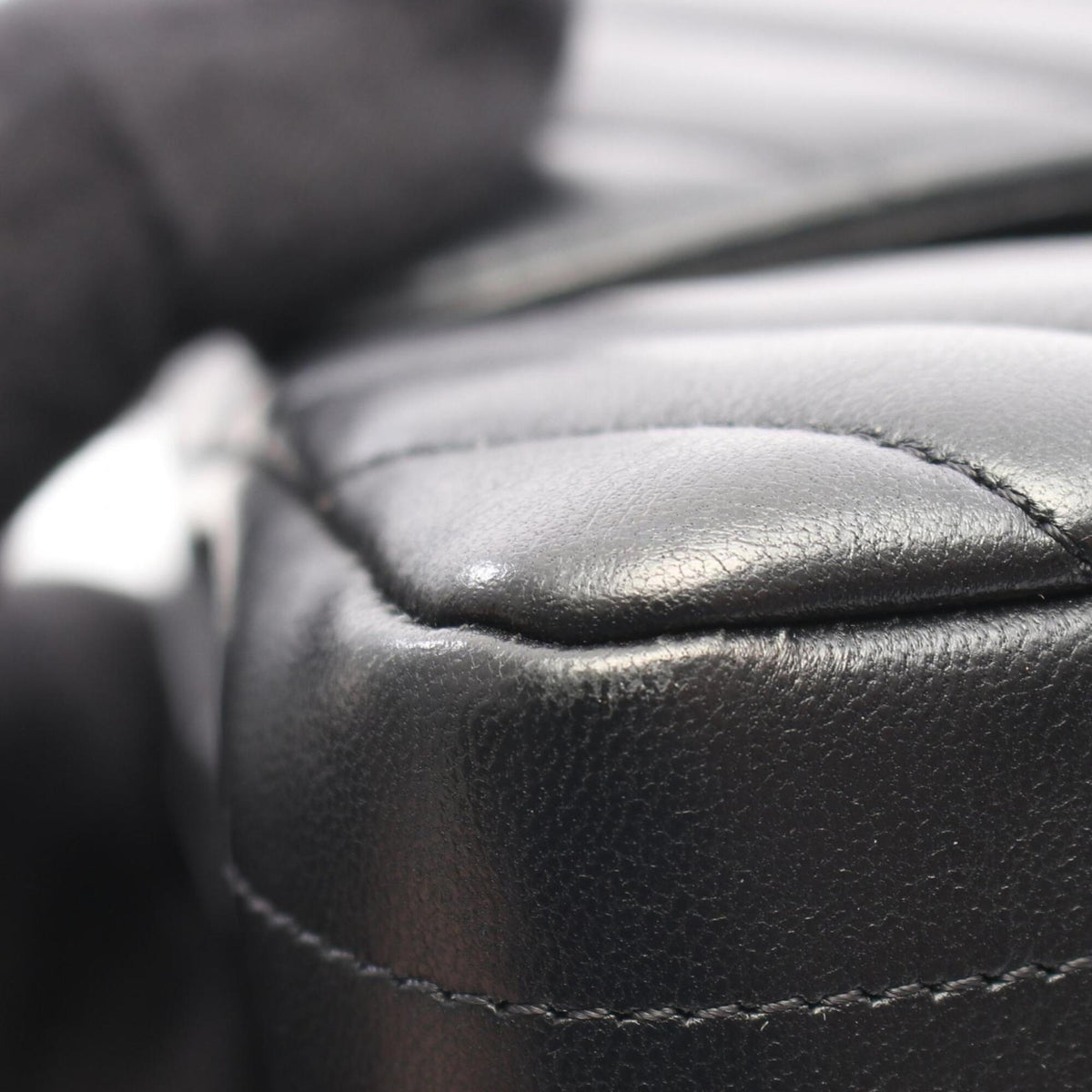 Chanel Black Leather Handbag Shoulder Bag (Pre-Owned)