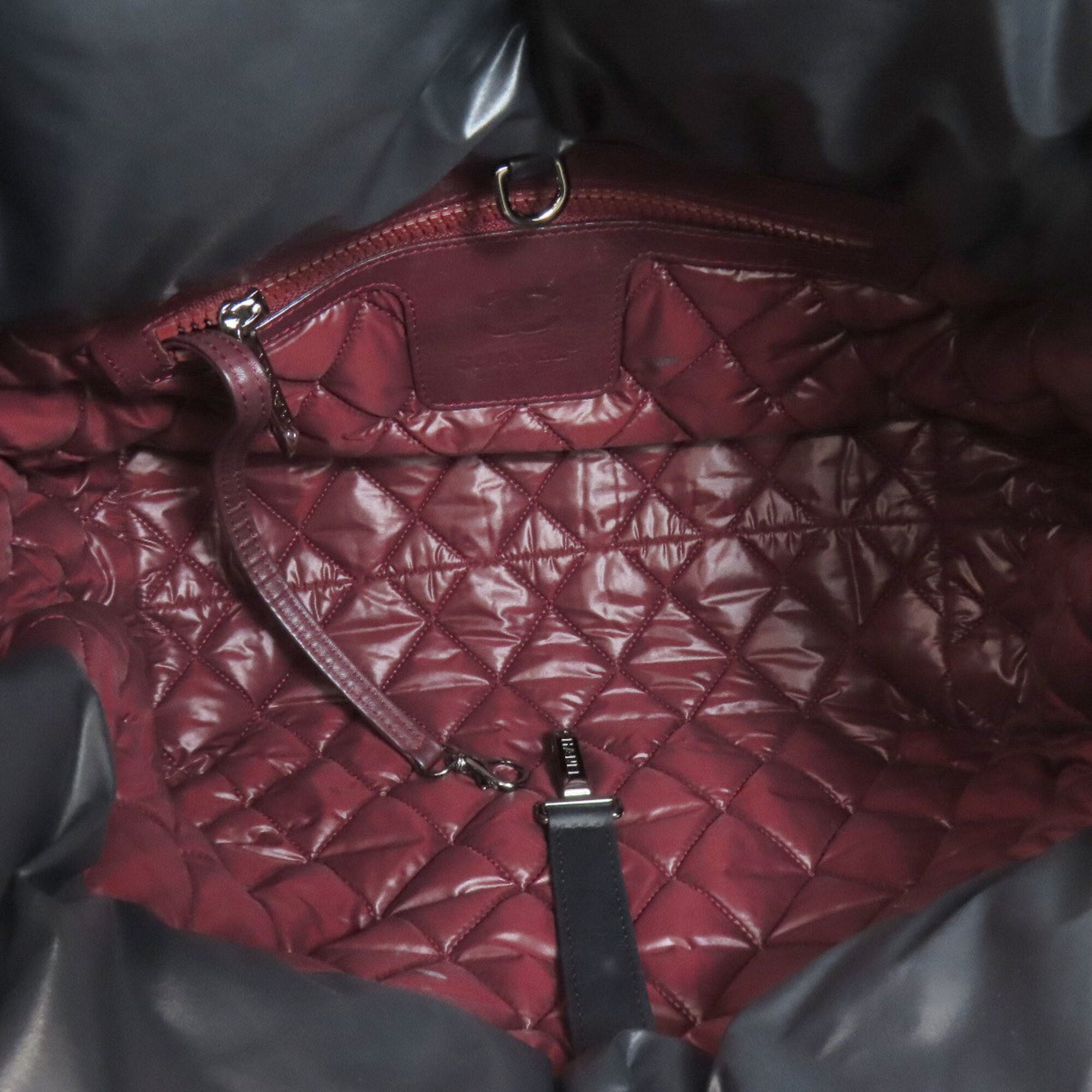 Chanel Black Nylon Tote Bag (Pre-Owned)