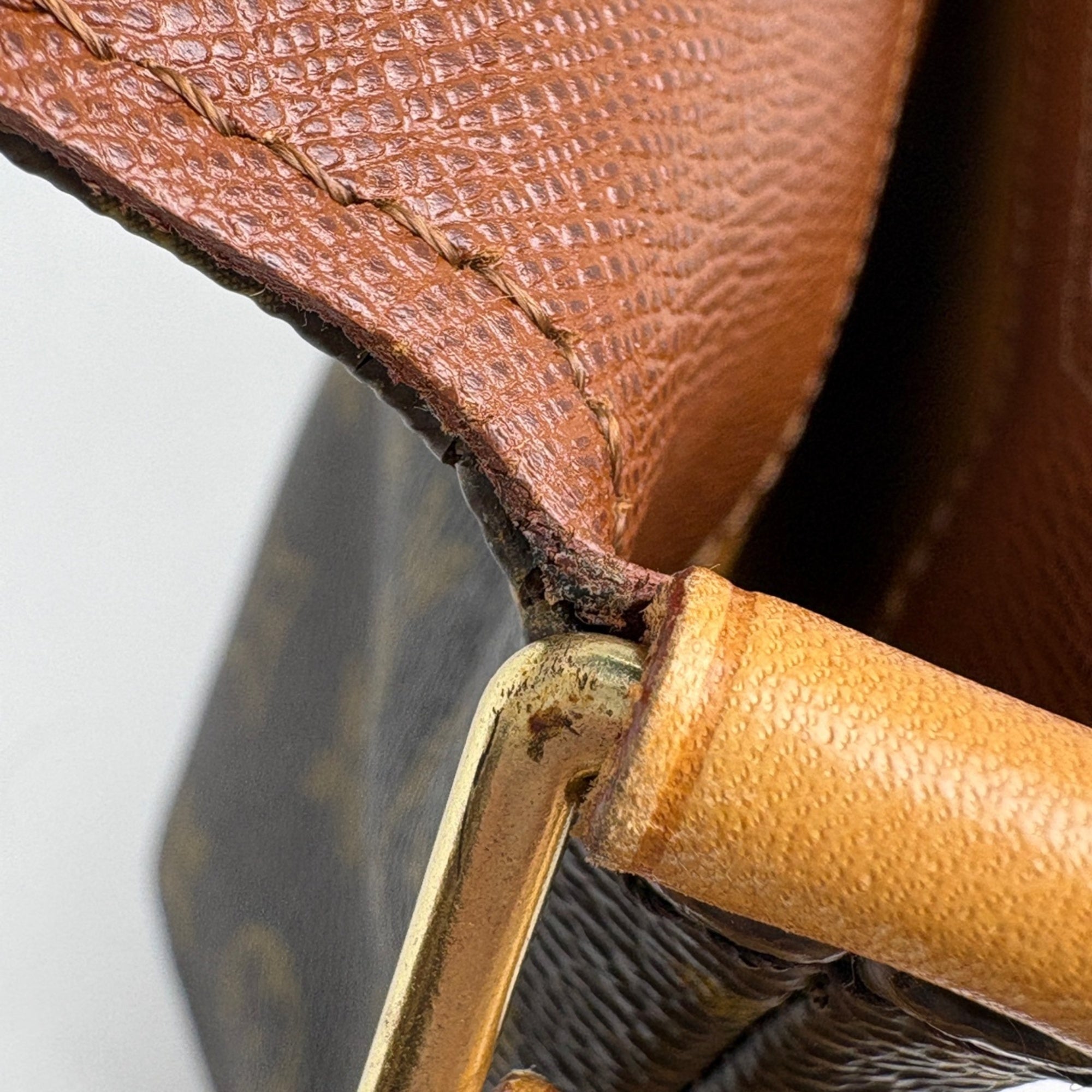 Louis Vuitton Brown Monogram Monogram Shoulder Bag (Pre-Owned)