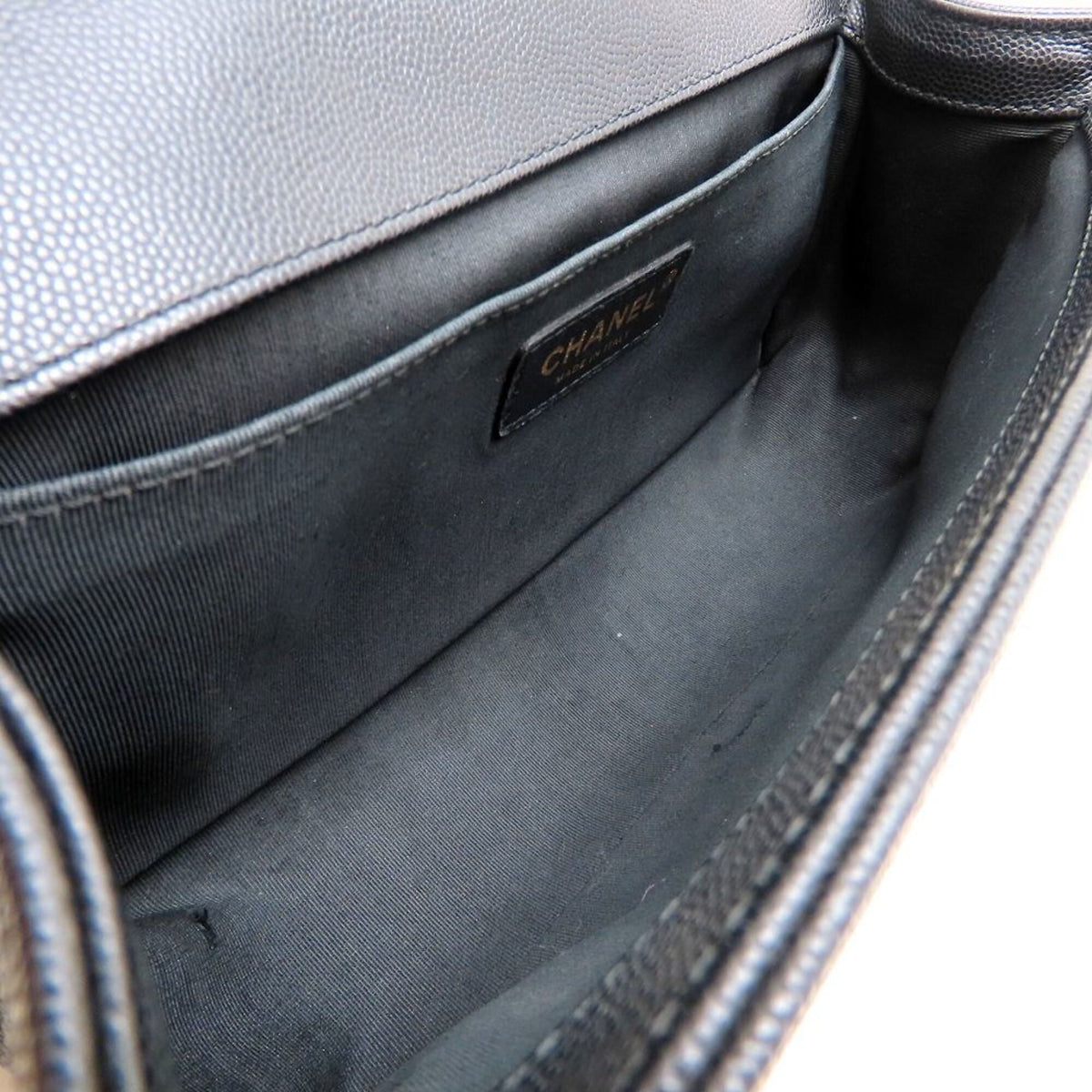 Chanel Boy Chanel Black Leather Shoulder Bag (Pre-Owned)