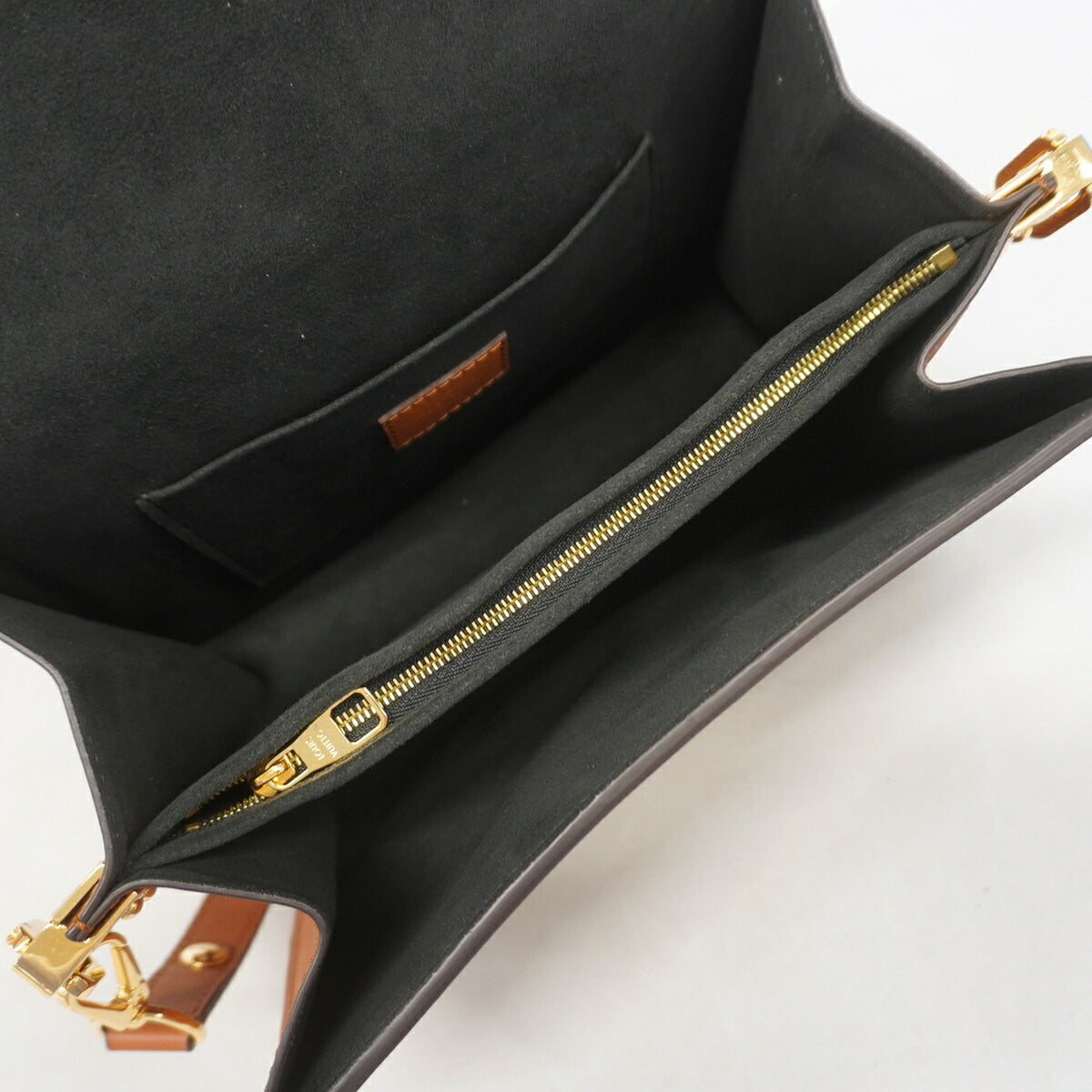 Louis Vuitton Brown Shoulder Bag (Pre-Owned)