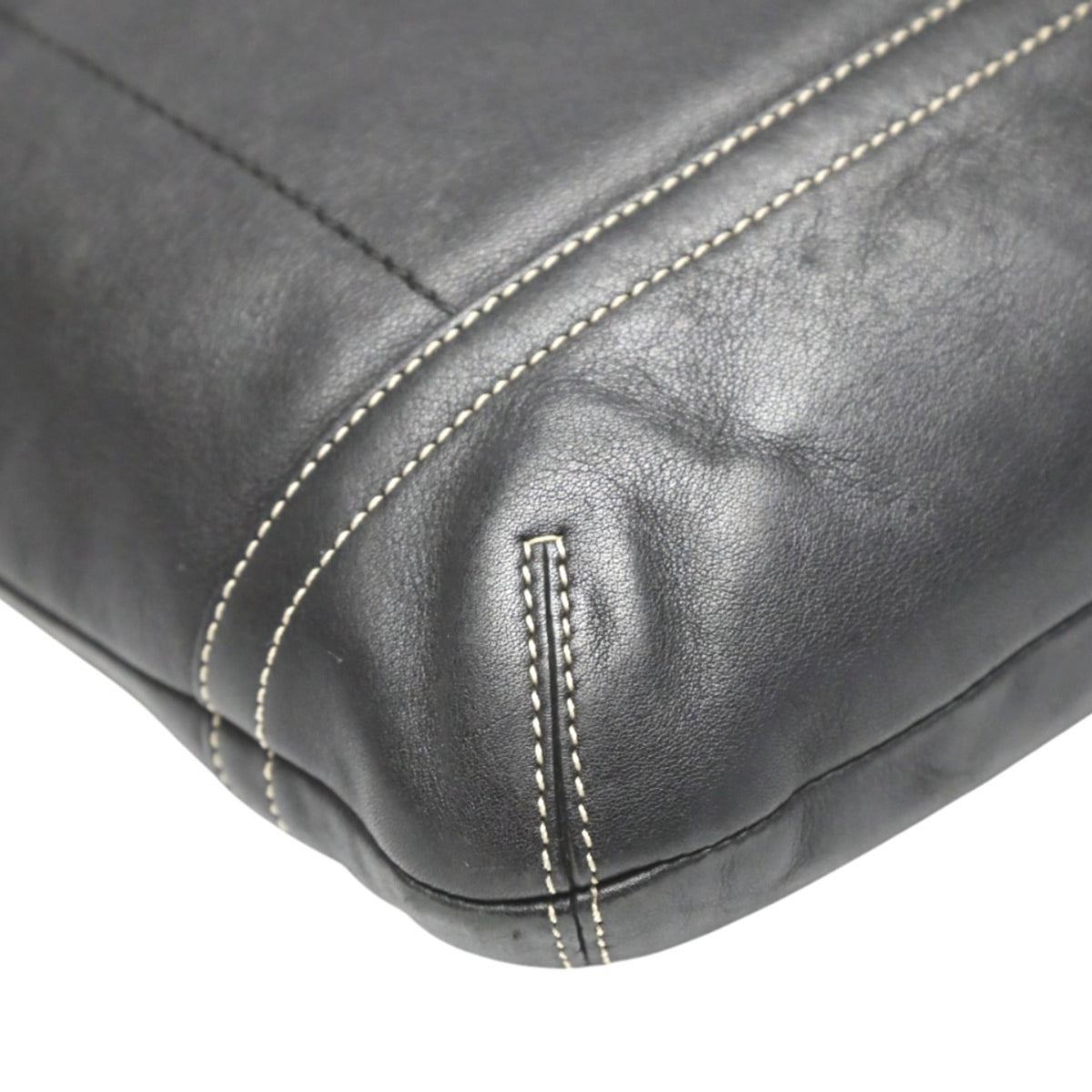 Coach Black Leather Shoulder Bag (Pre-Owned)