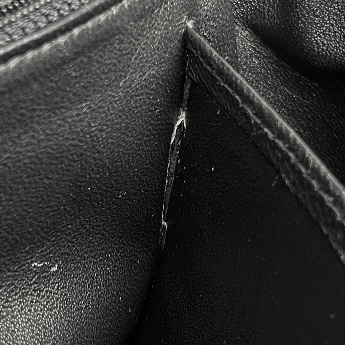 Chanel Matelasse Black Grained Calfskin Shoulder Bag (Pre-Owned)