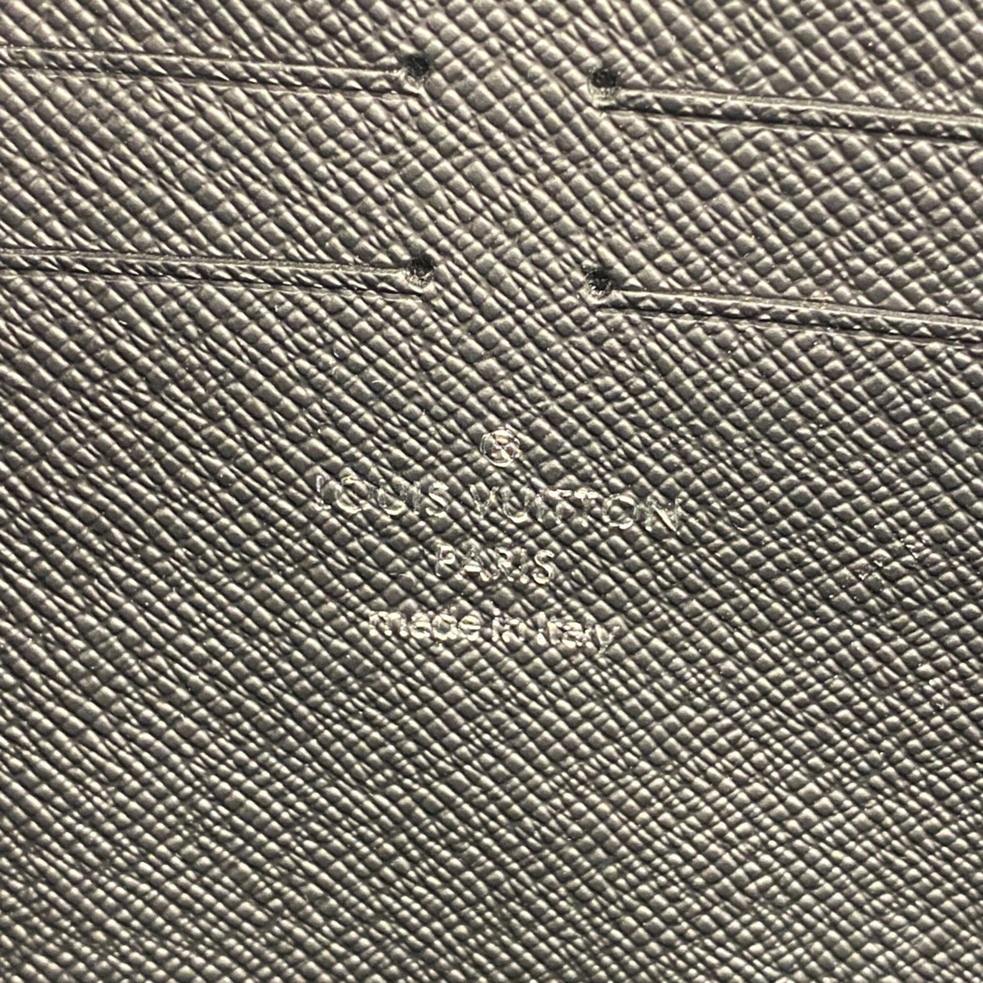 Louis Vuitton Black Clutch Bag (Pre-Owned)
