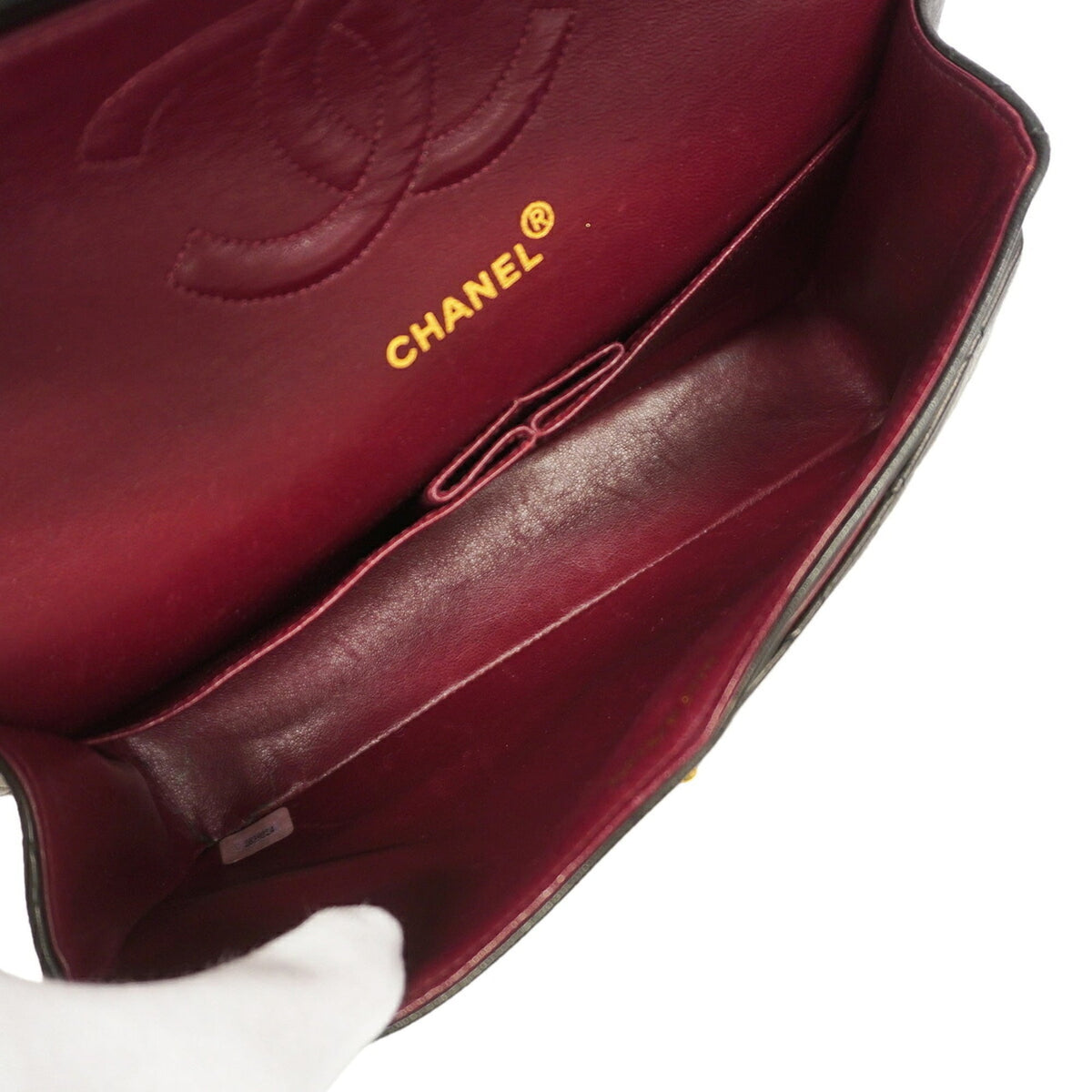 Chanel Black Leather Shoulder Bag (Pre-Owned)