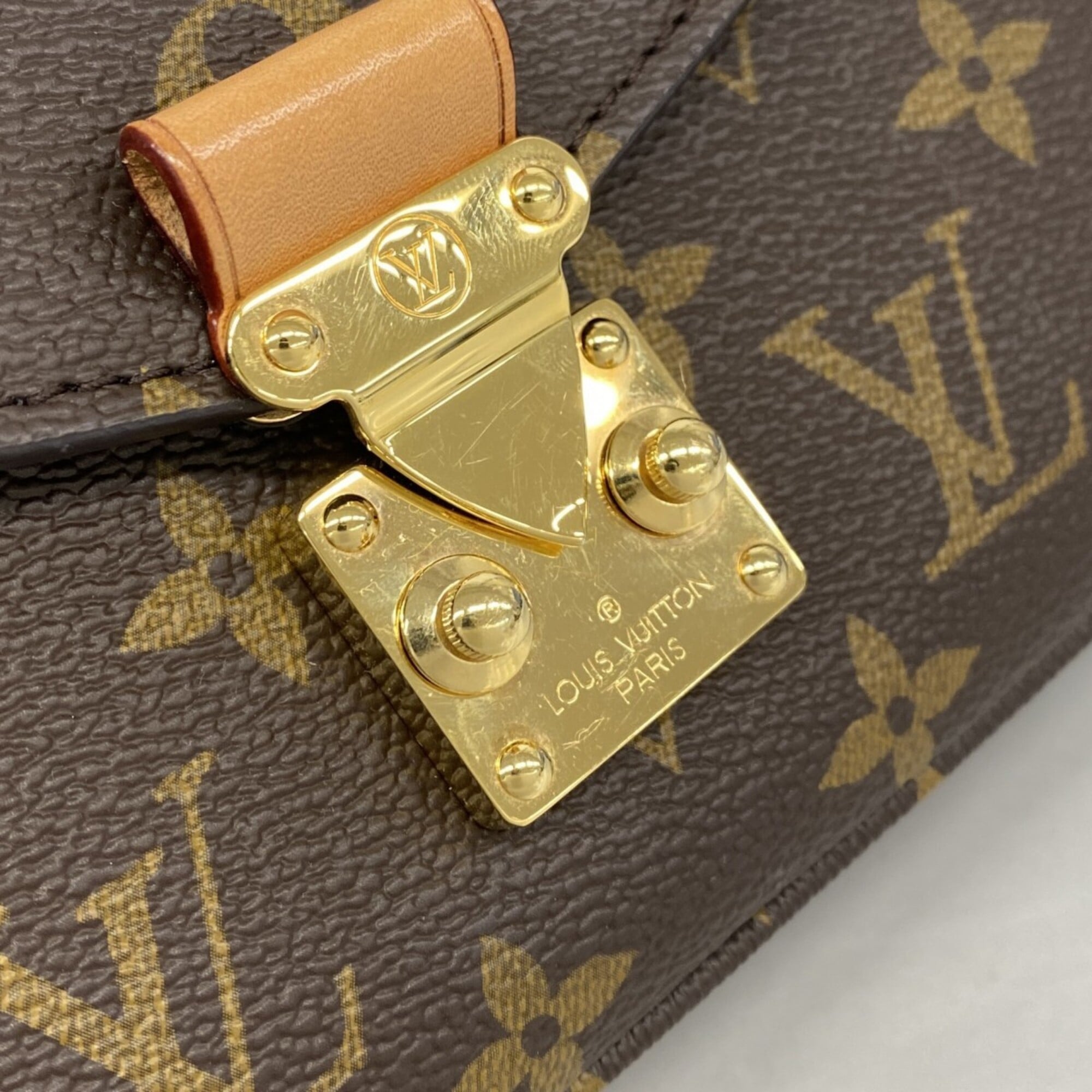 Louis Vuitton Brown Handbag (Pre-Owned)