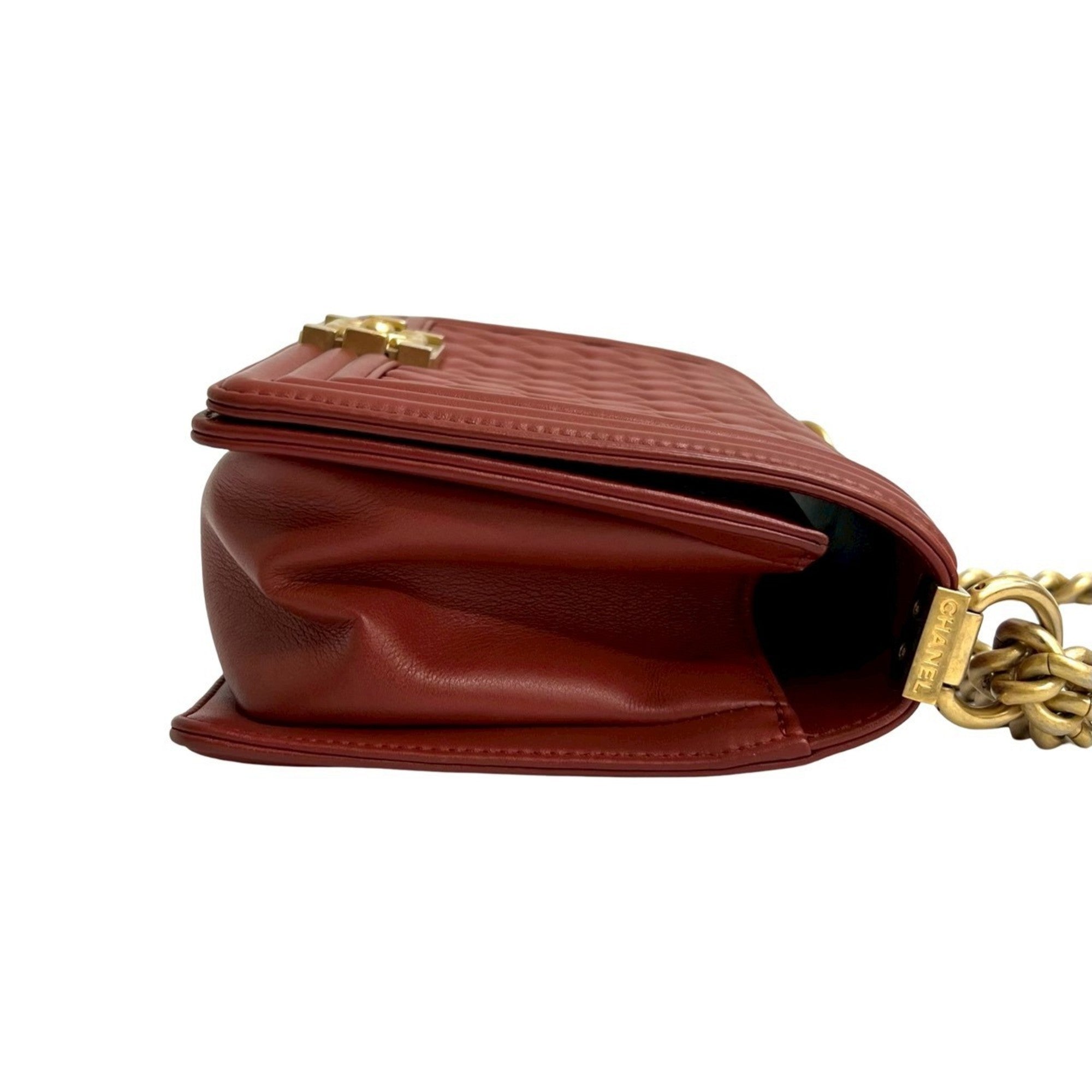 Chanel Red Color Leather Shoulder Bag (Pre-Owned)