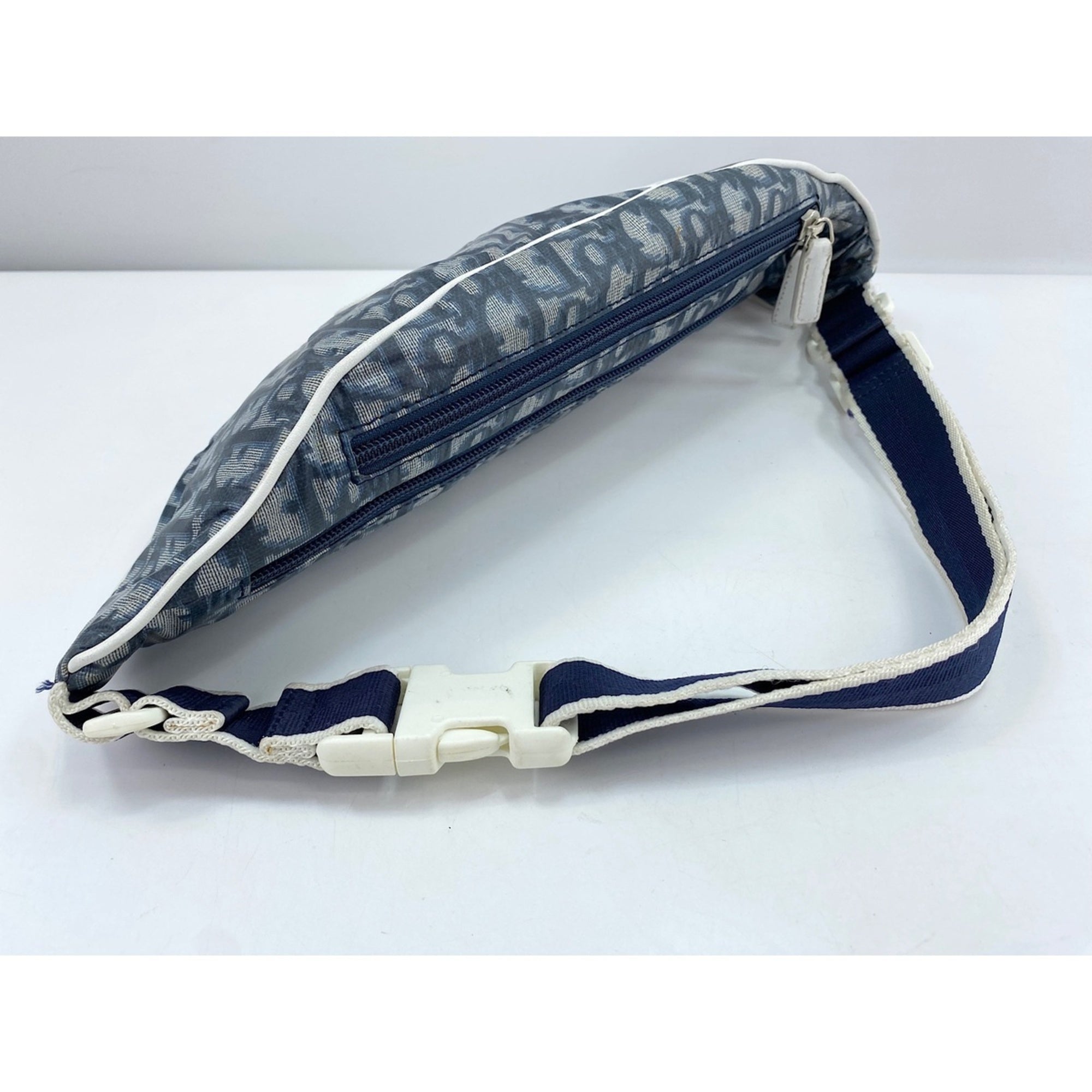 Christian Dior Navy Shoulder Bag (Pre-Owned)