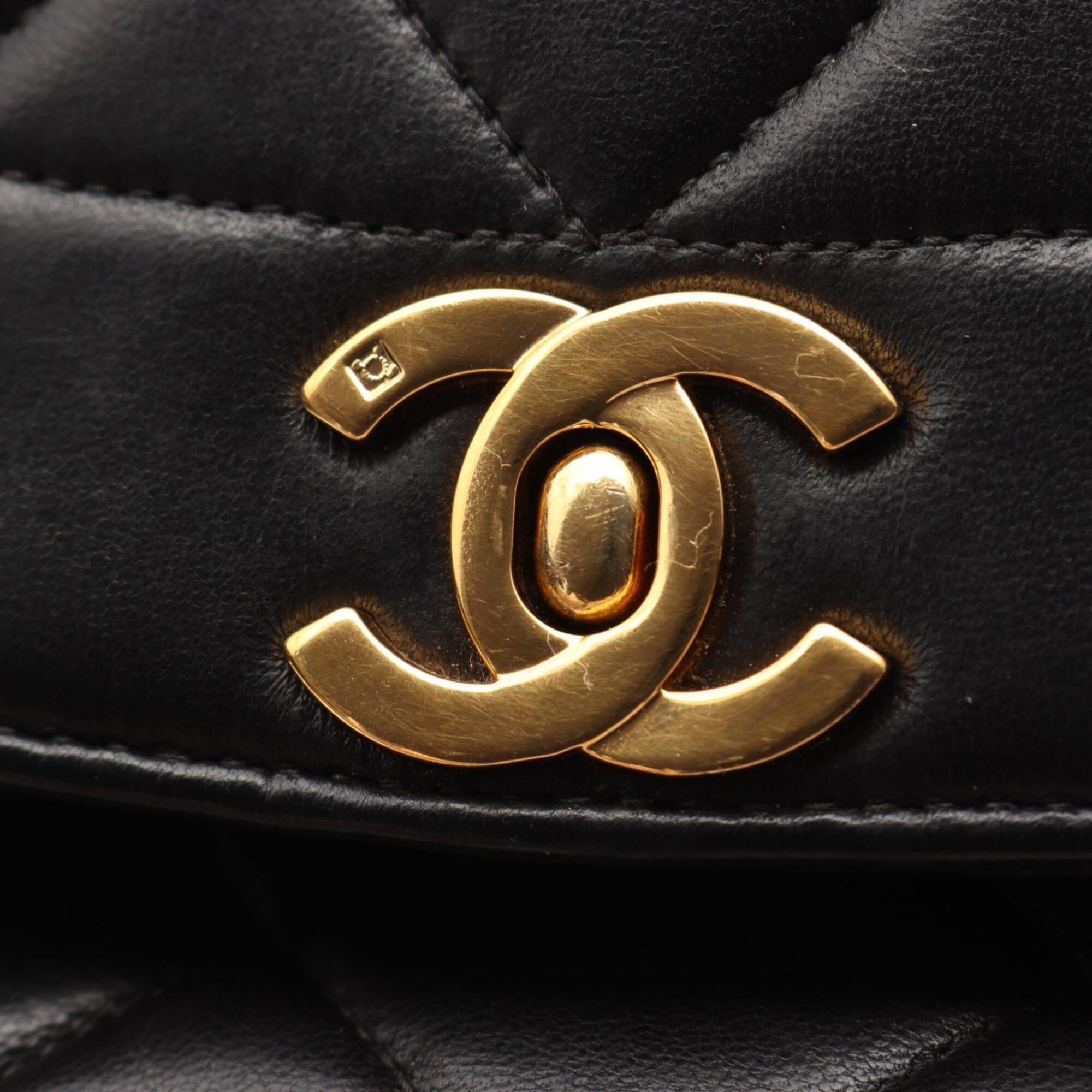 Chanel Matelasse Black Leather Handbag Shoulder Bag (Pre-Owned)