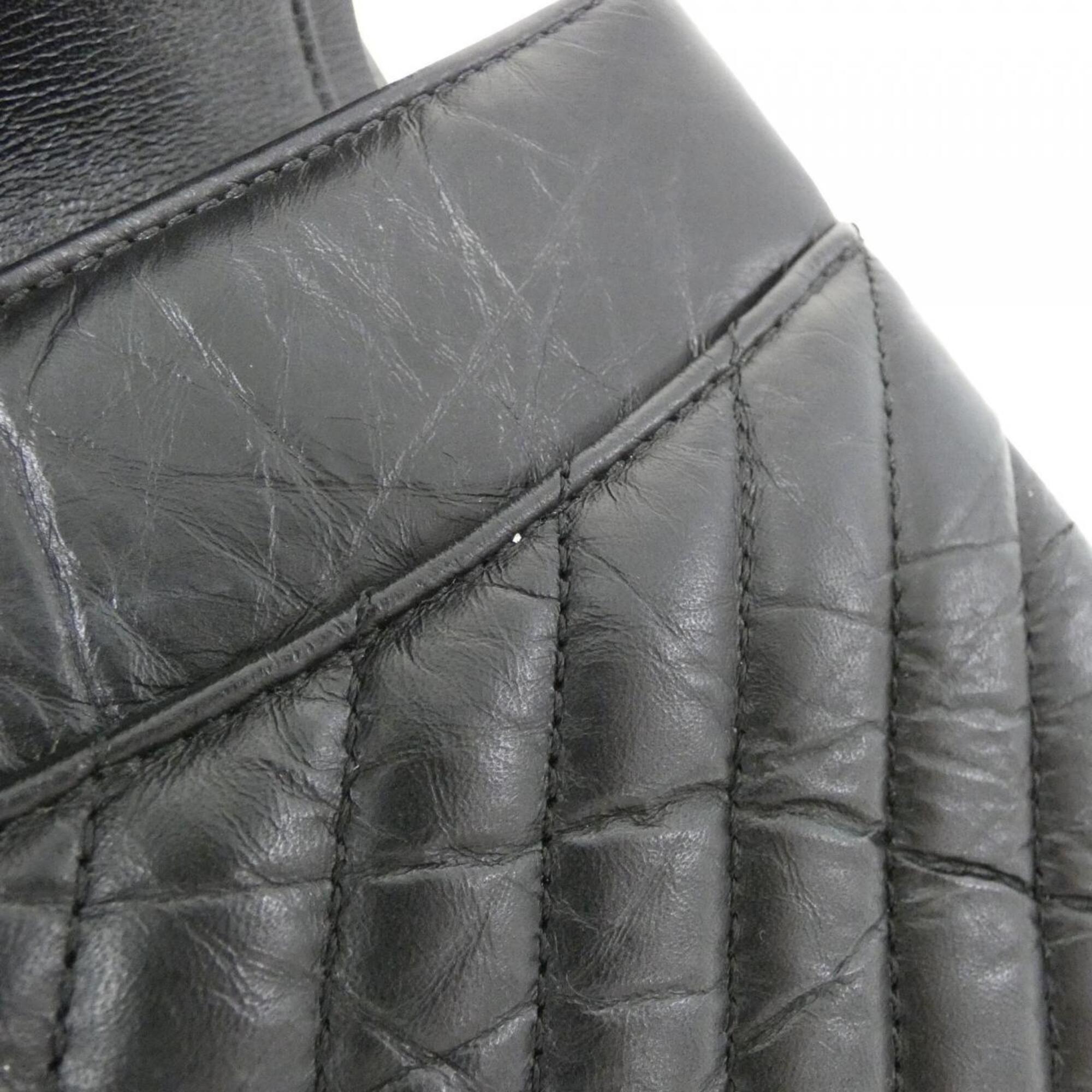 Chanel Black Leather Shoulder Bag (Pre-Owned)