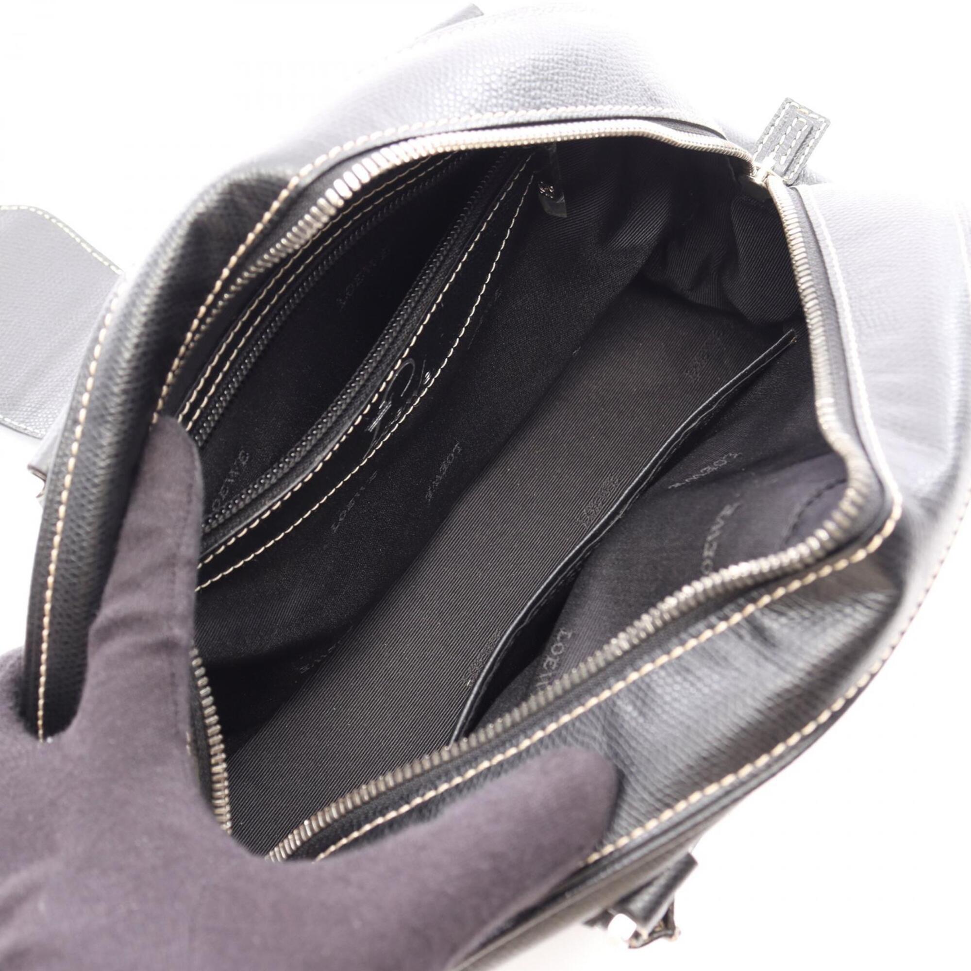 Loewe Black Leather Handbag (Pre-Owned)