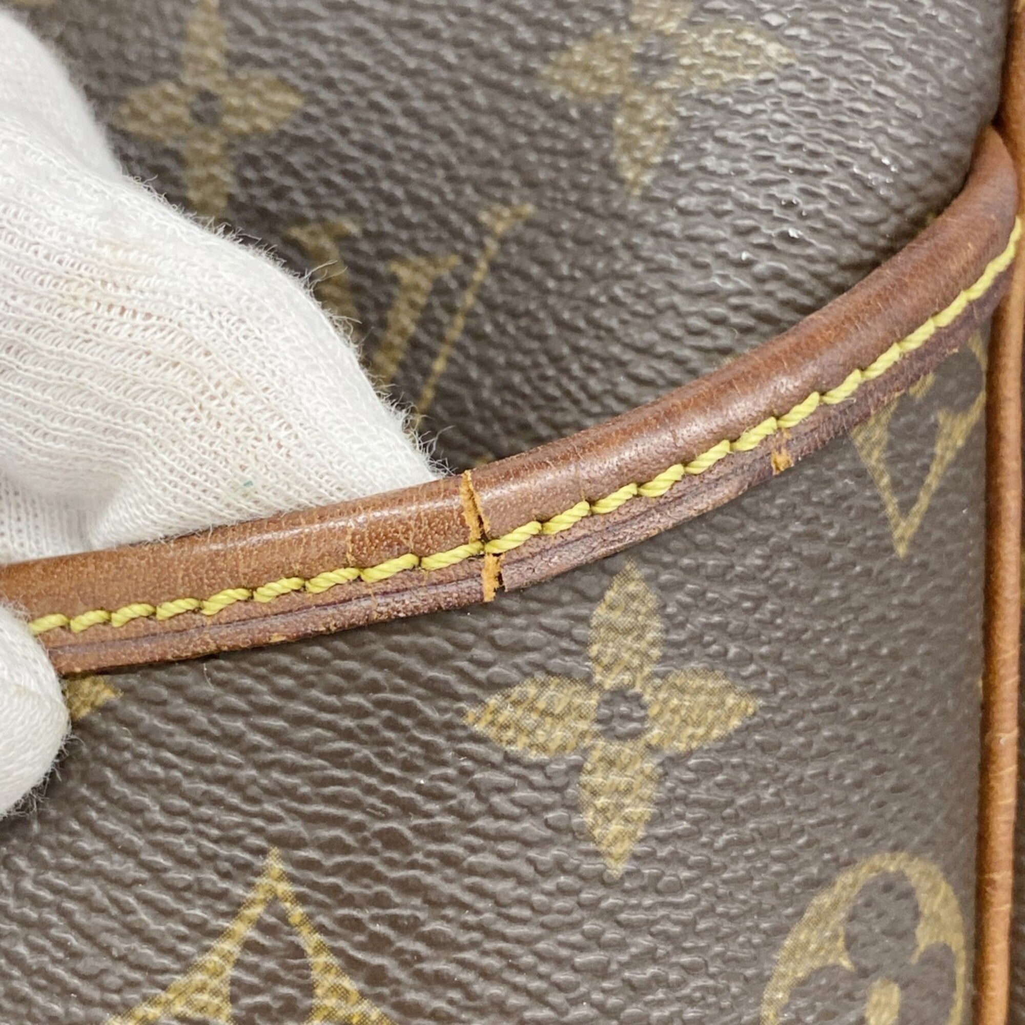 Louis Vuitton Brown Handbag (Pre-Owned)
