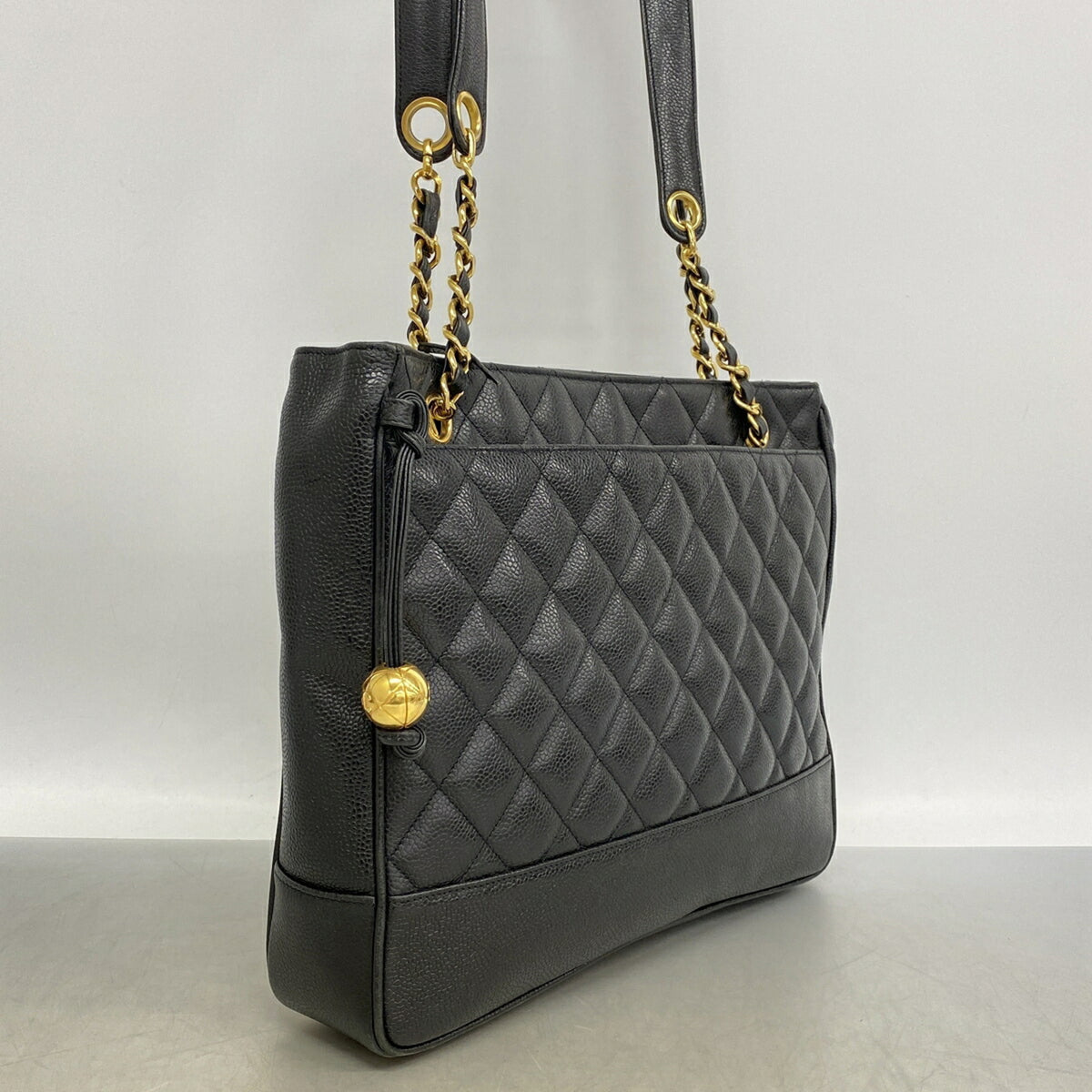 Chanel Black Grained Calfskin Shoulder Bag (Pre-Owned)