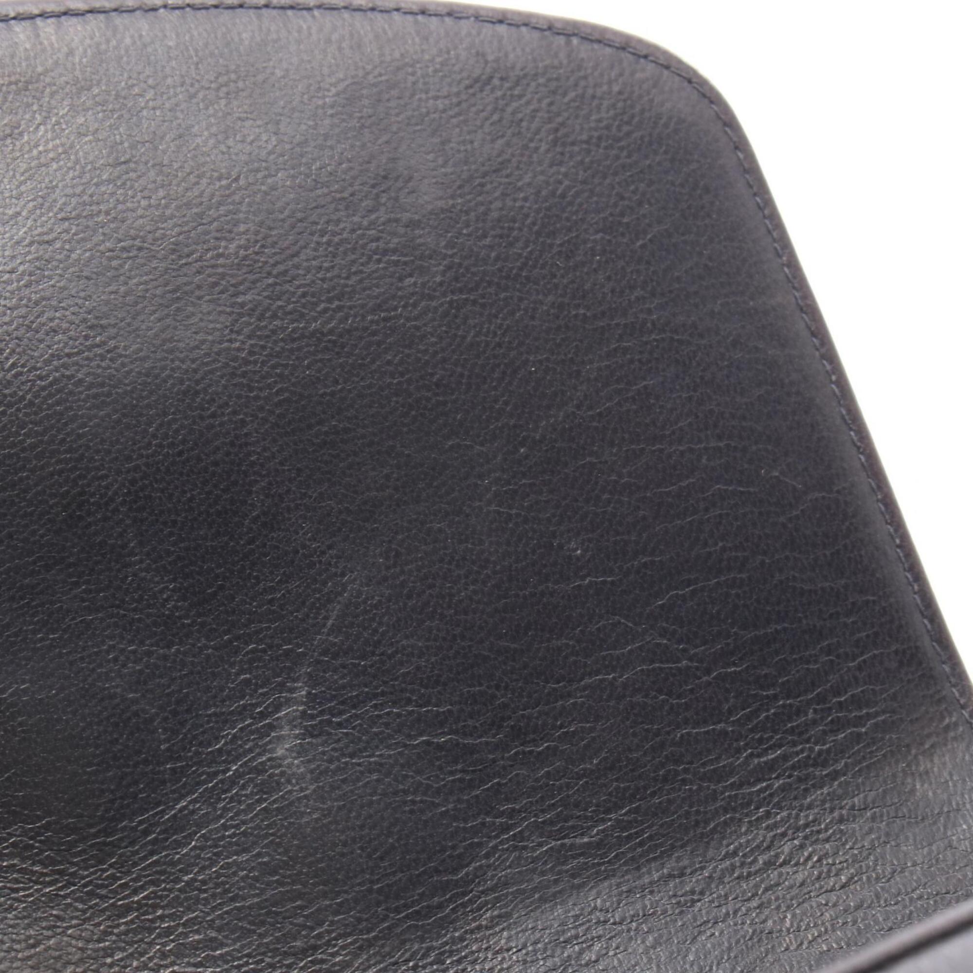 Chanel Black Leather Shoulder Bag (Pre-Owned)
