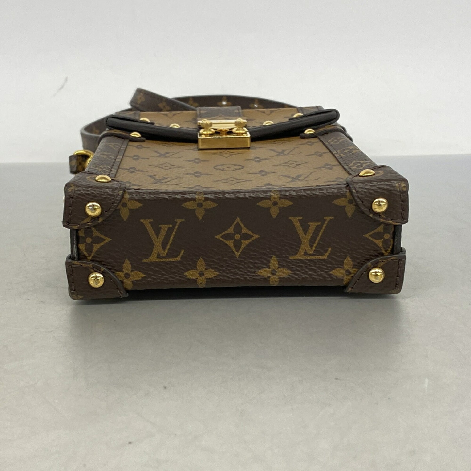 Louis Vuitton Brown Shoulder Bag (Pre-Owned)