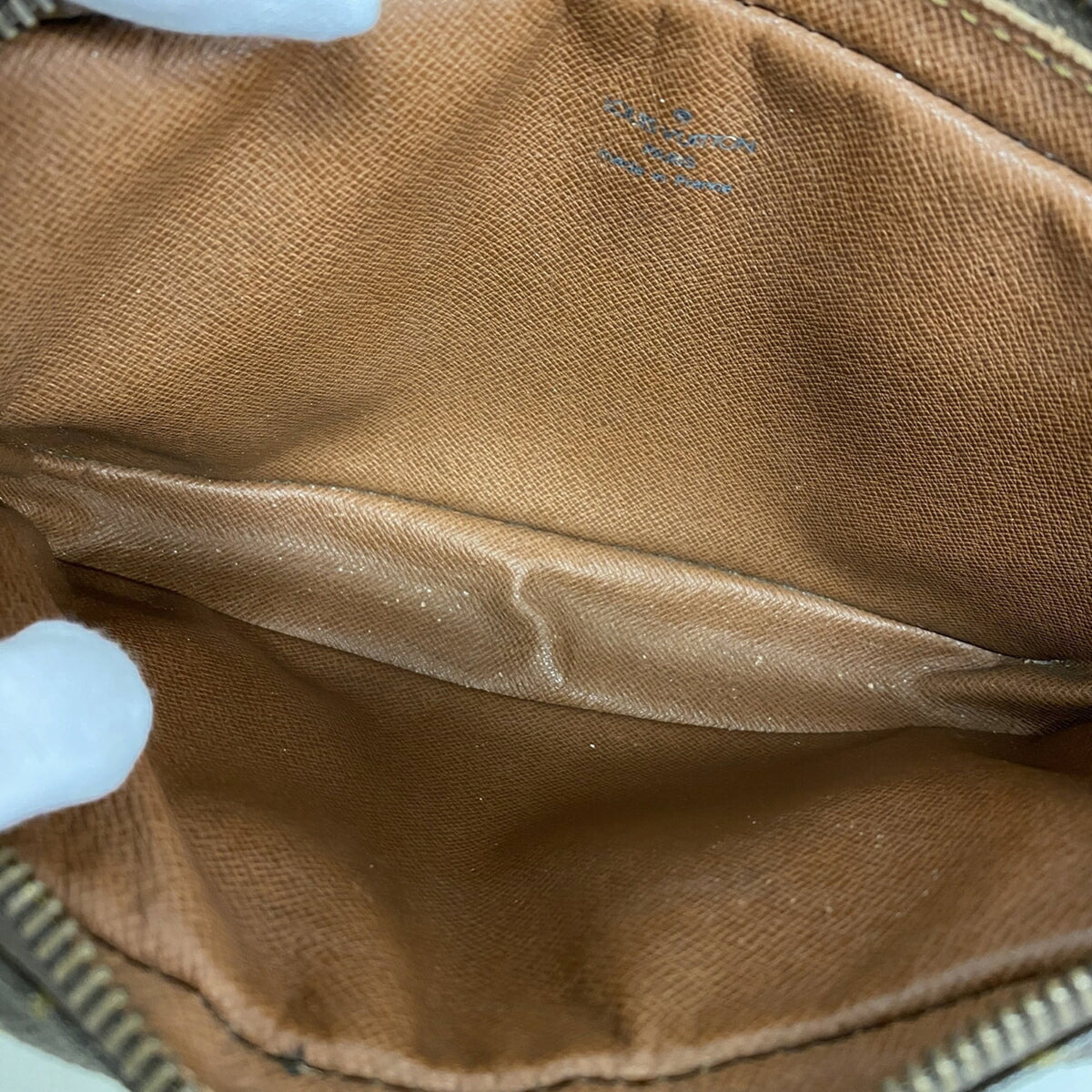 Louis Vuitton Brown Clutch Bag (Pre-Owned)