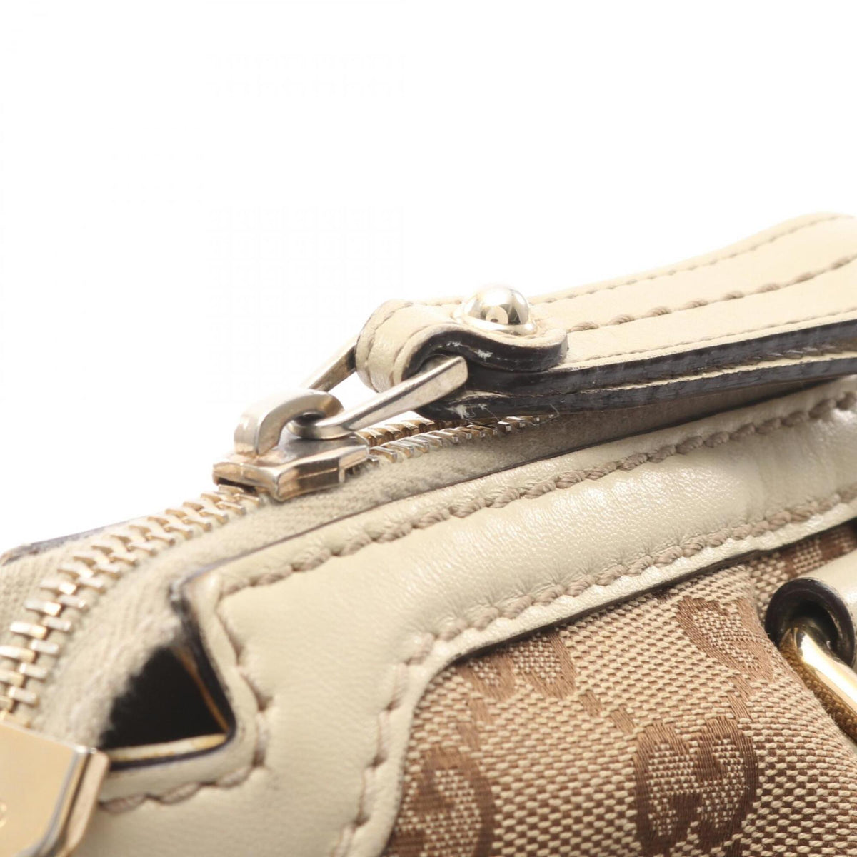 Gucci Beige Ivory Gg Canvas Leather Handbag (Pre-Owned)
