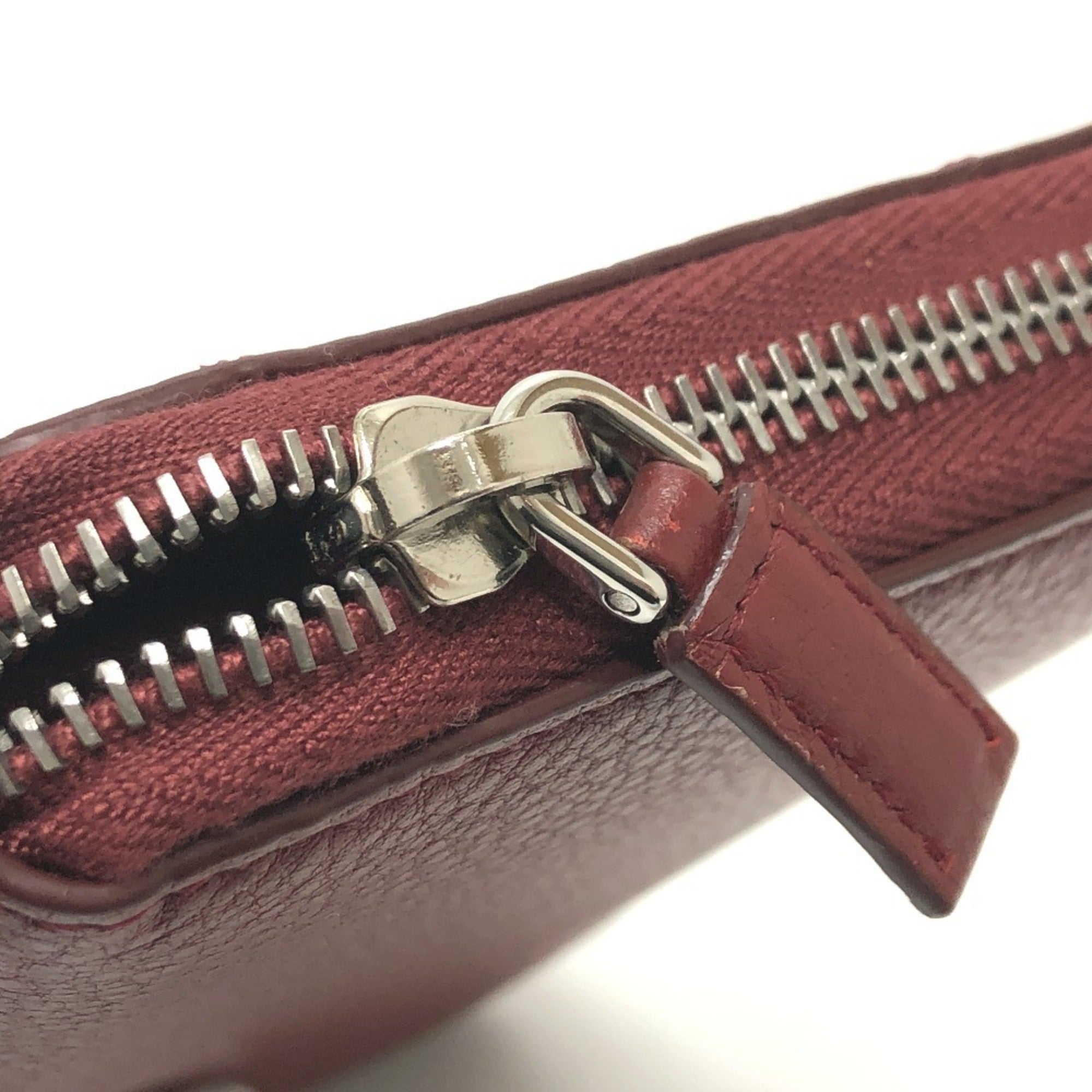 Prada Red Color Leather Long Wallet (Bi-Fold) (Pre-Owned)
