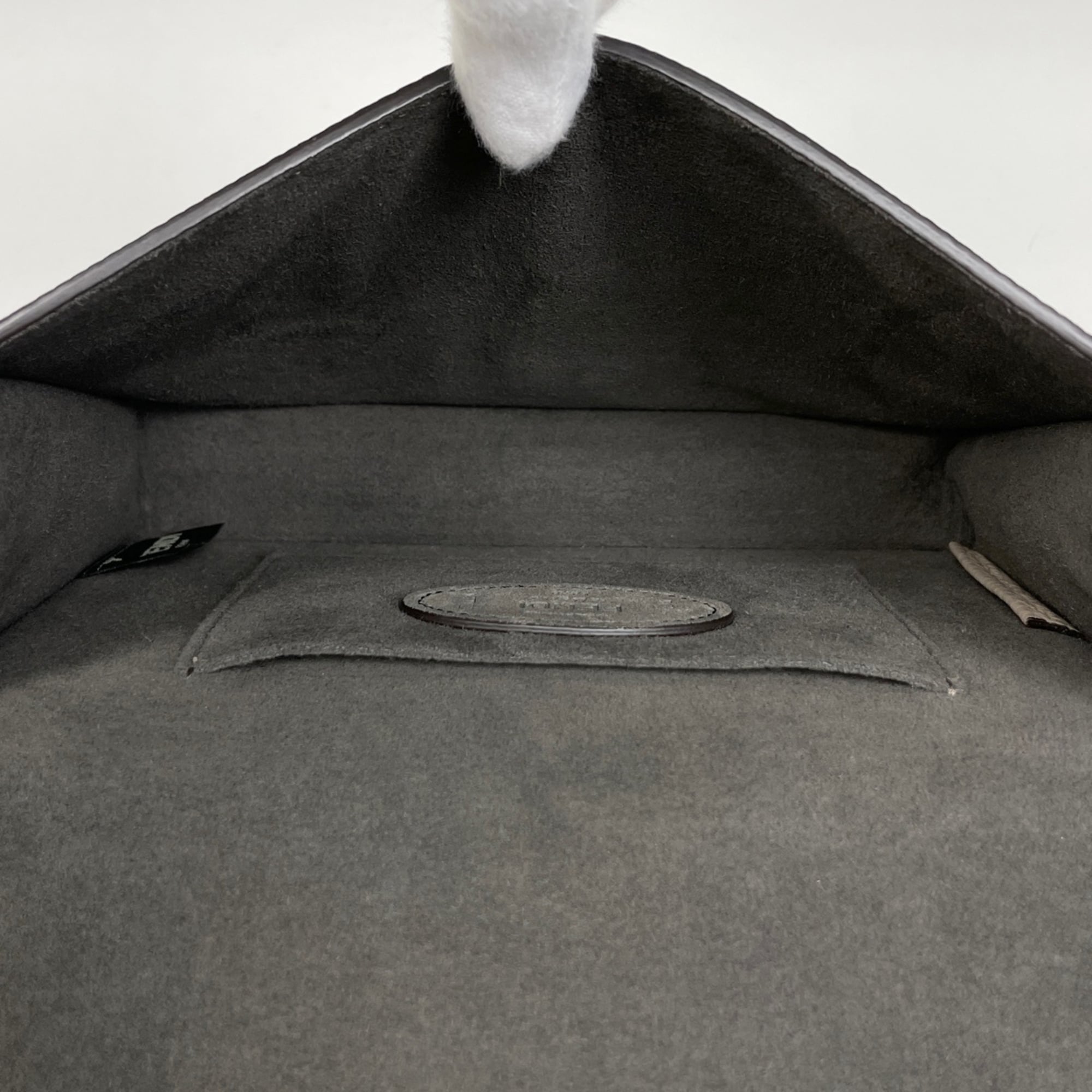 Fendi Beige Leather Shoulder Bag (Pre-Owned)