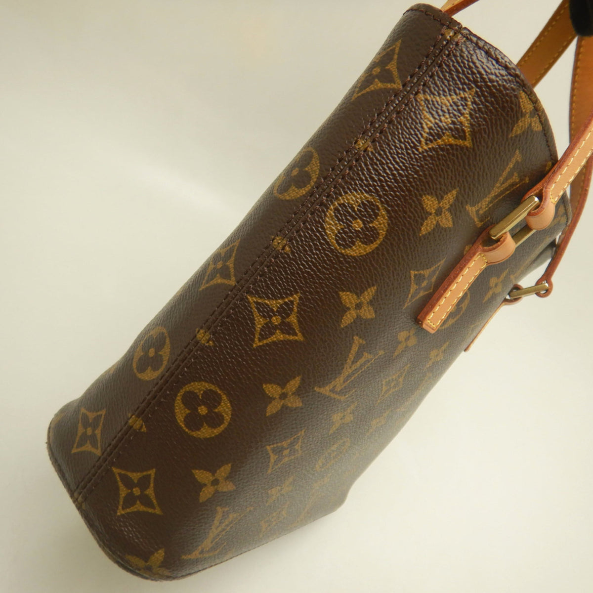 Louis Vuitton Brown Monogram Canvas Handbag (Pre-Owned)