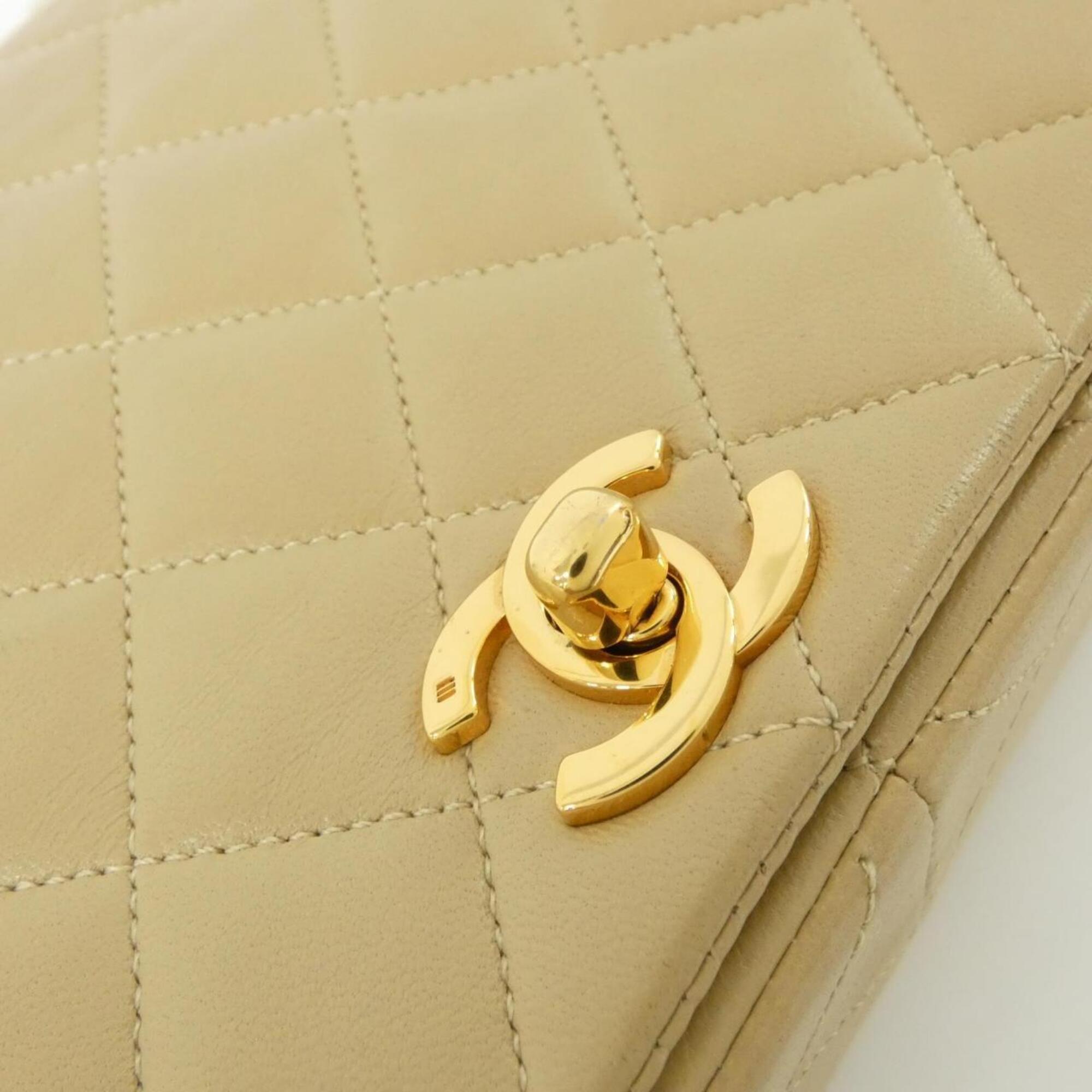 Chanel Beige Leather Shoulder Bag (Pre-Owned)