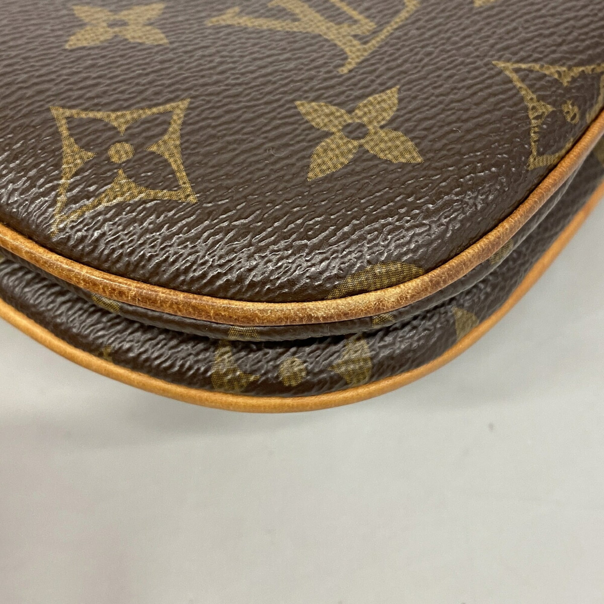Louis Vuitton Brown Hot Pink Shoulder Bag (Pre-Owned)