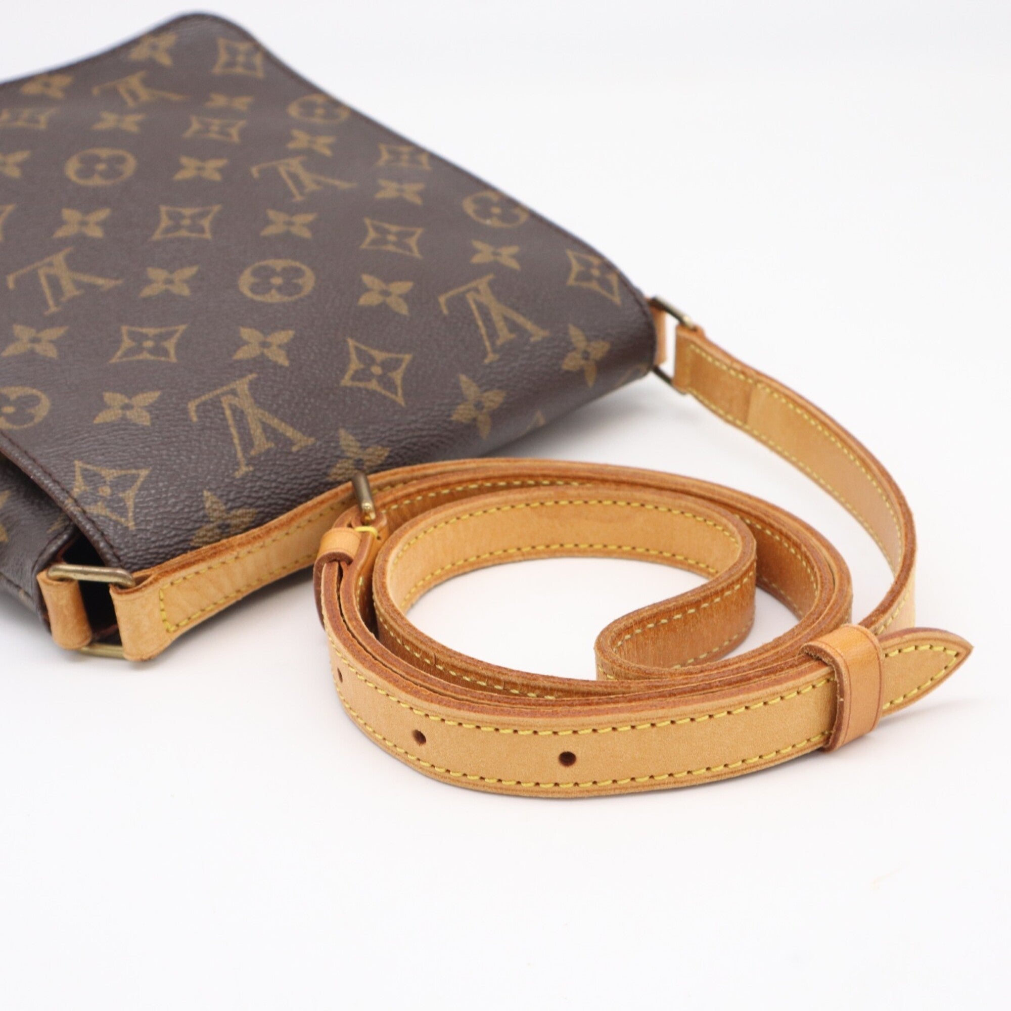 Louis Vuitton Beige Brown Coated Canvas Leather Shoulder Bag (Pre-Owned)