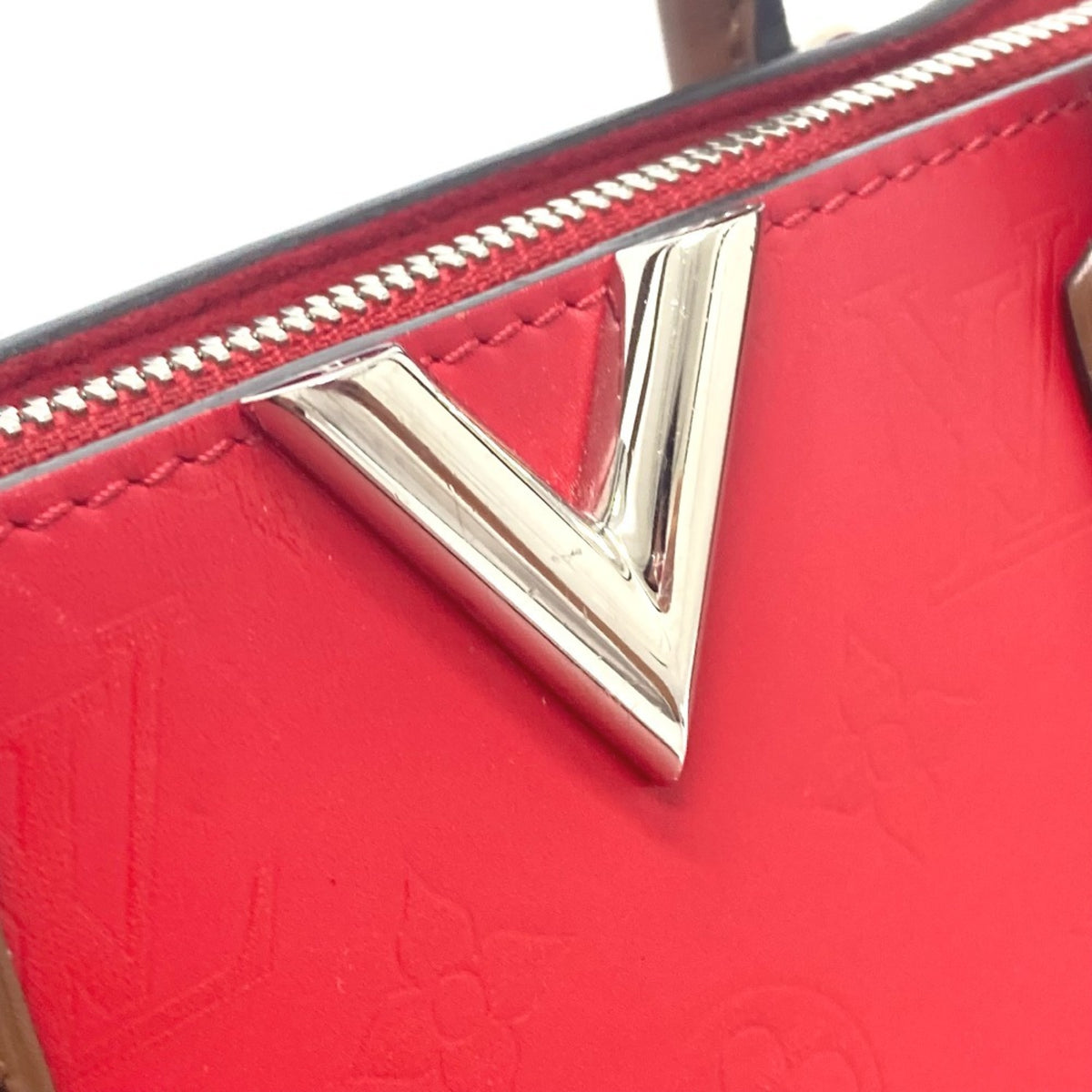 Louis Vuitton Red Color Leather Tote Bag (Pre-Owned)