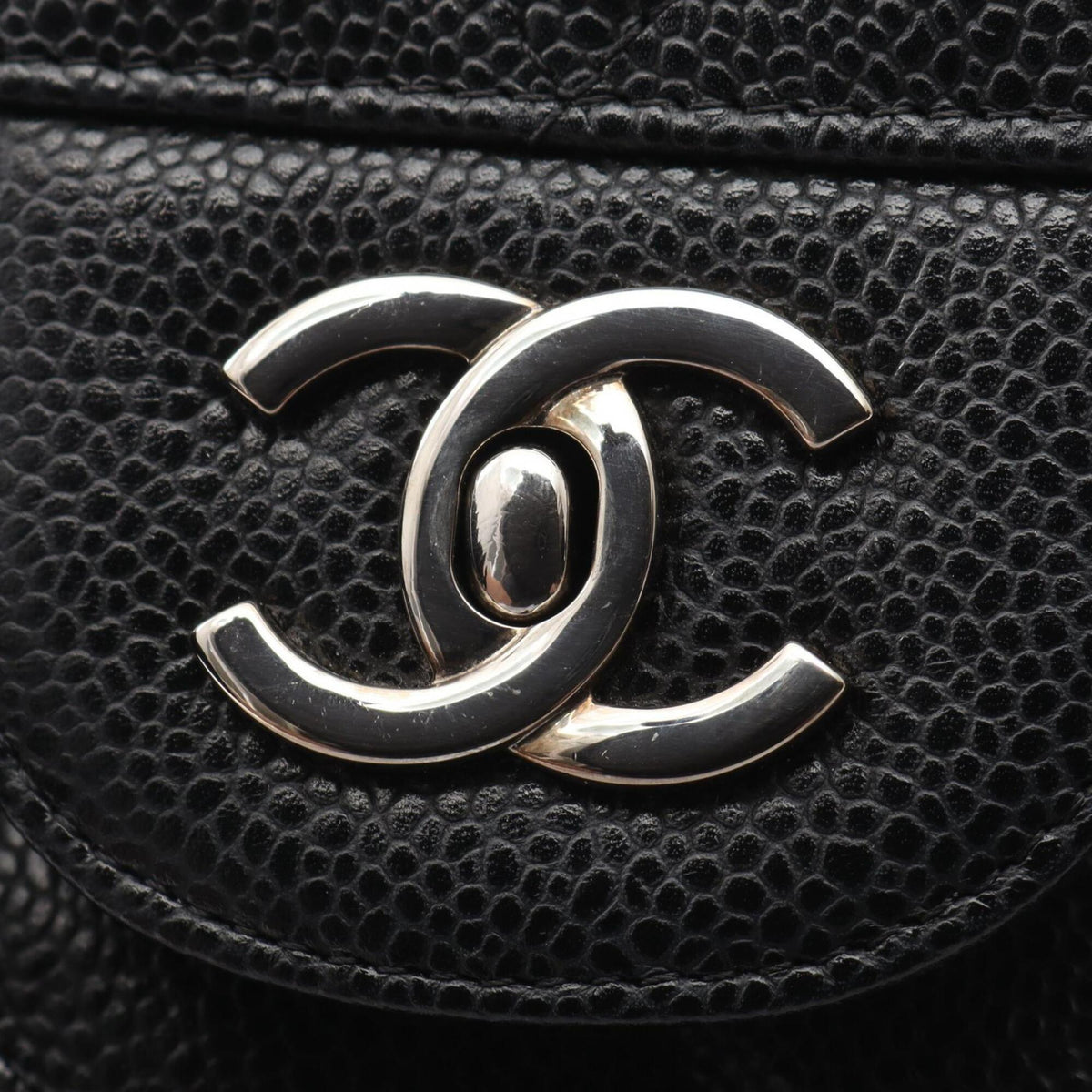Chanel Black Grained Calfskin Leather Handbag Shoulder Bag (Pre-Owned)