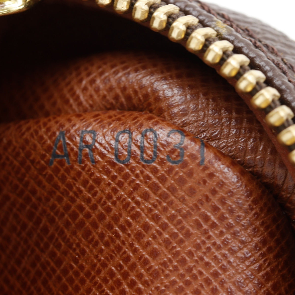 Louis Vuitton Brown Monogram Monogram Shoulder Bag (Pre-Owned)